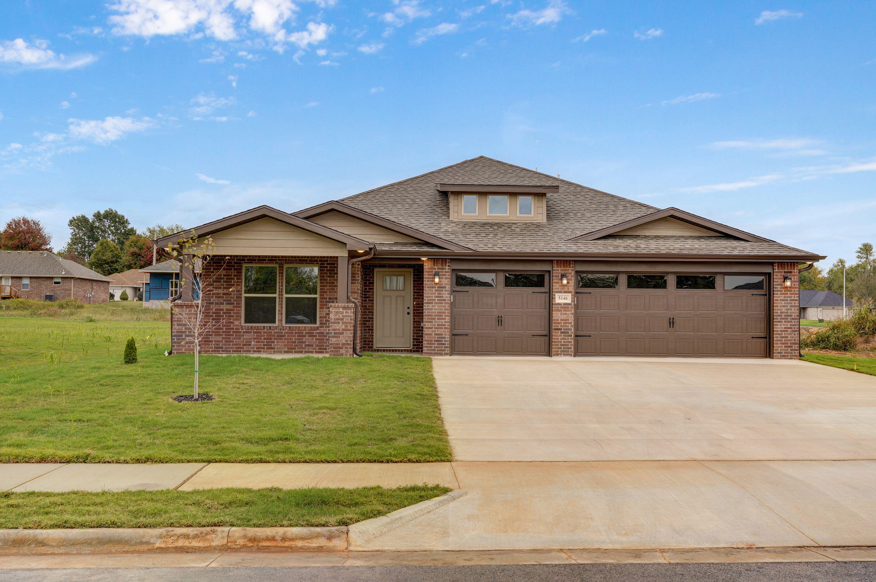 5146 South Ivey Lane Property Photo 1