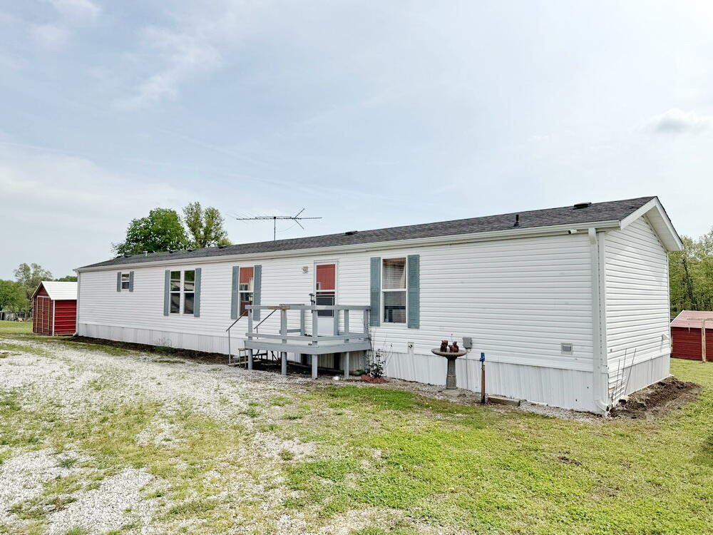 9177 South 751 Road Property Photo 2