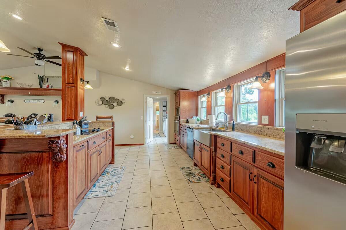 267/271 Knox Lane Property Photo 11