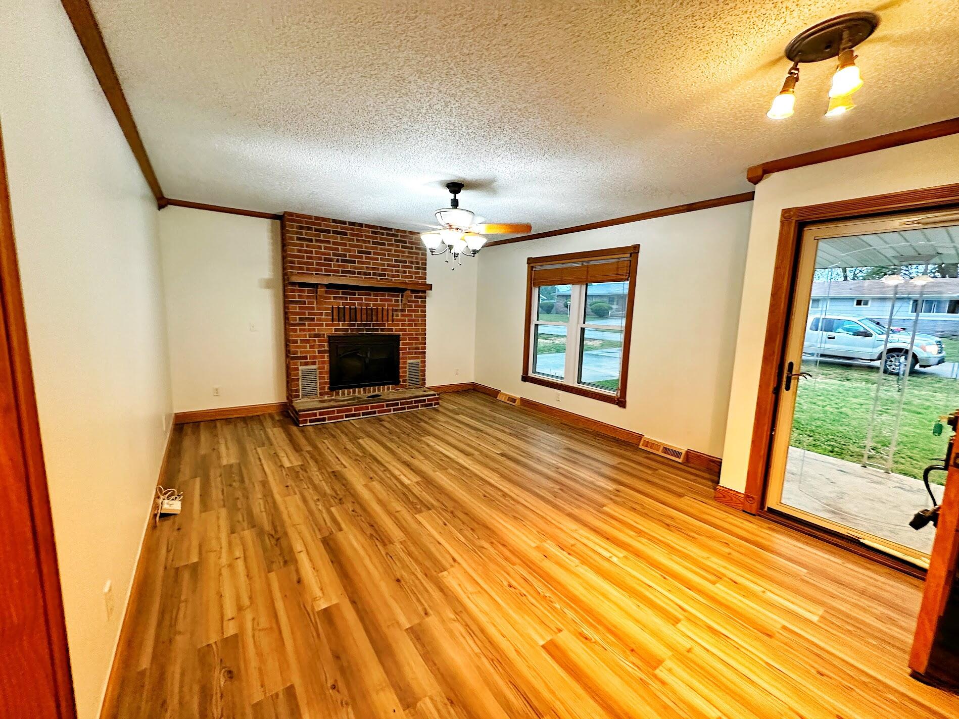213 West Charles Street Property Photo 7