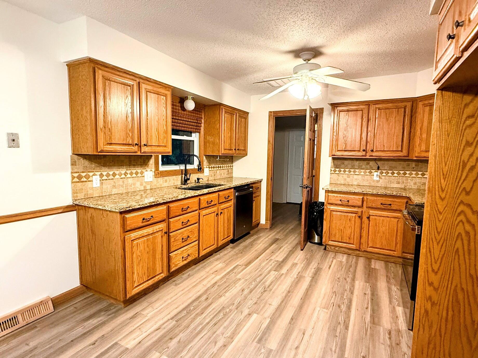 213 West Charles Street Property Photo 9