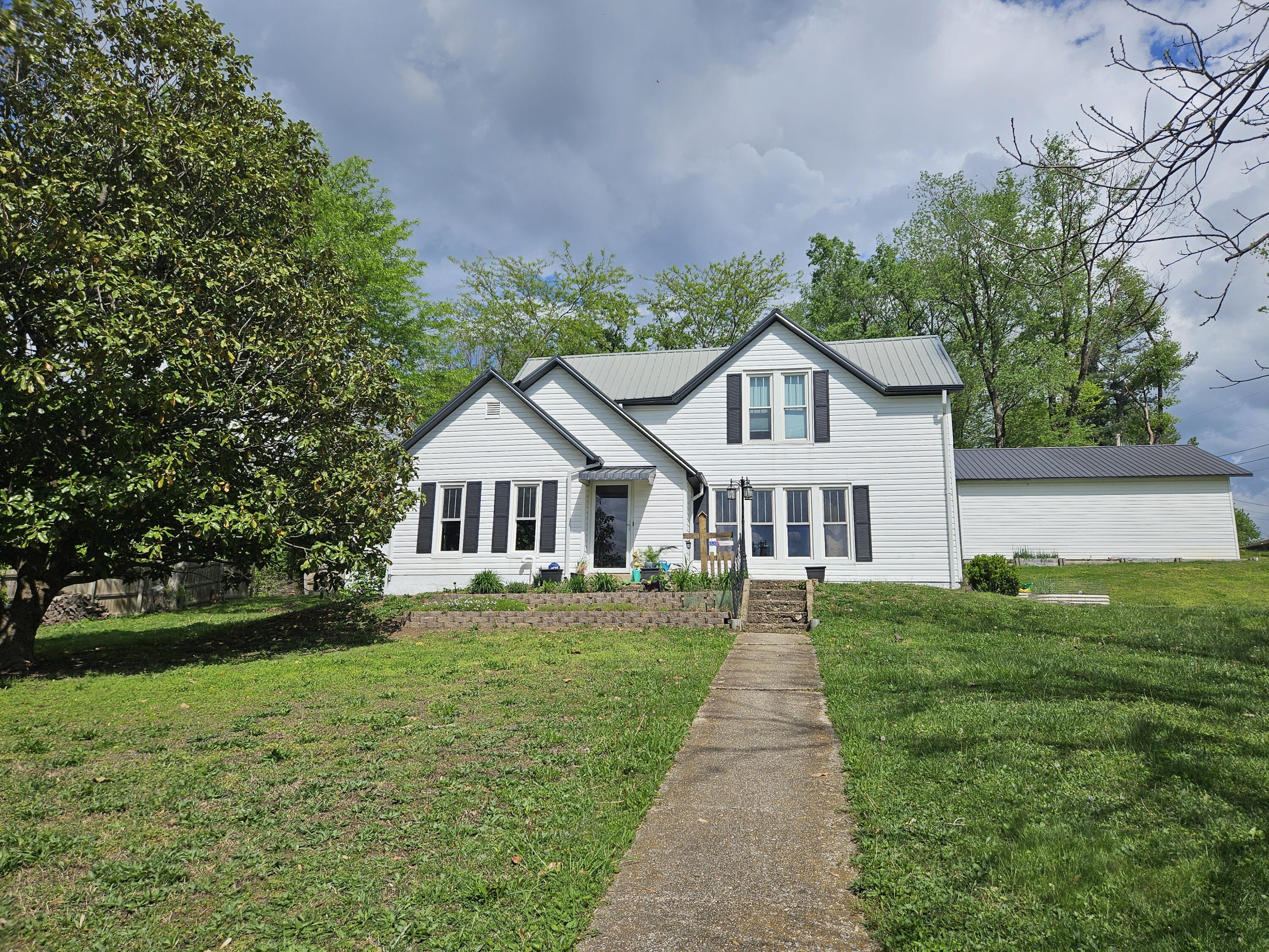 304 South Mansfield Road Property Photo 2