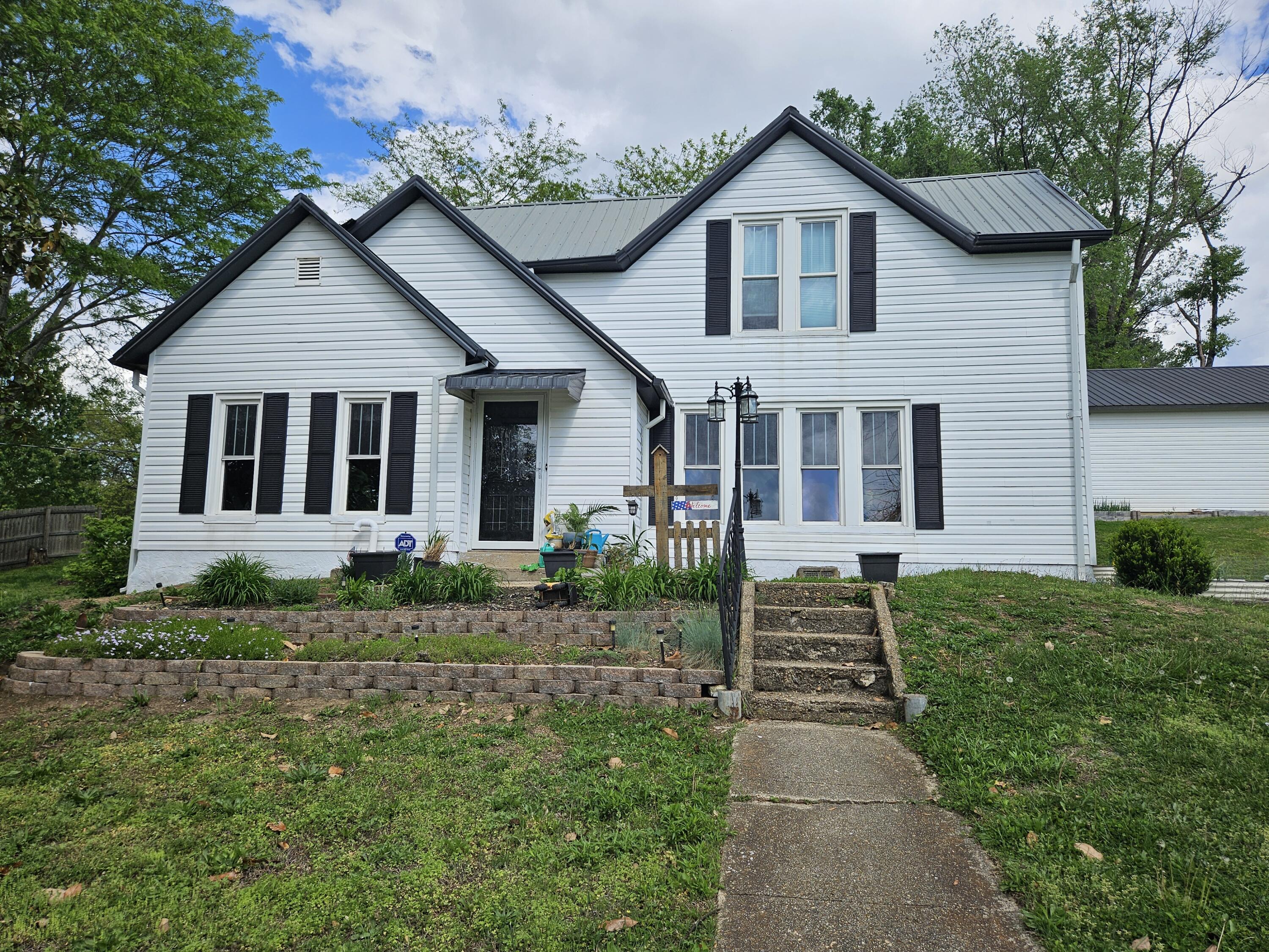 304 South Mansfield Road Property Photo 4