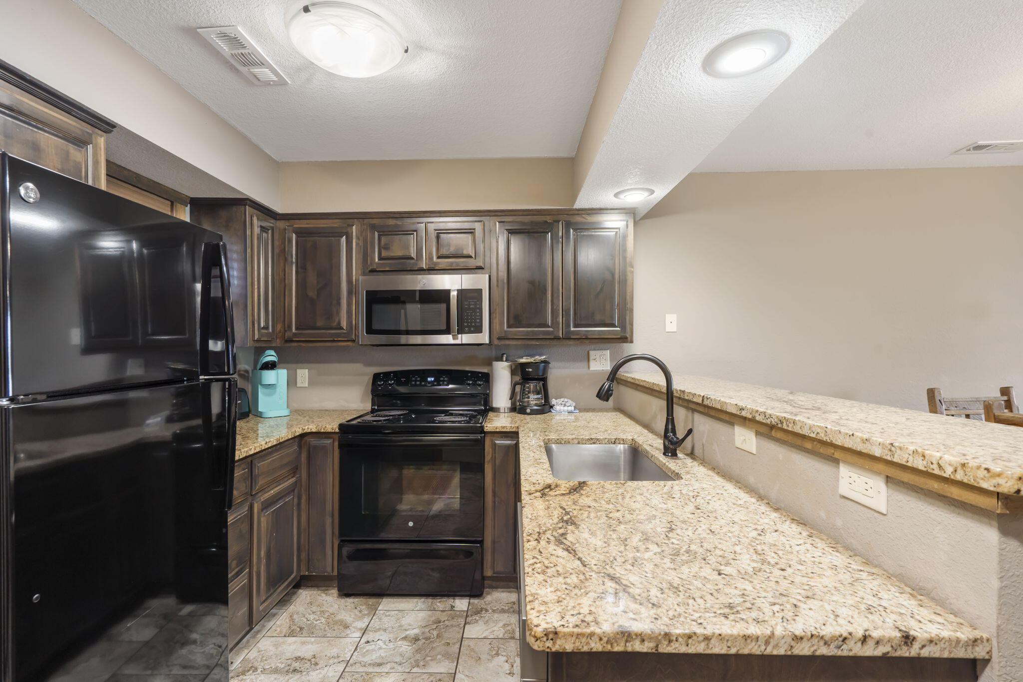 429 East Chinquapin Circle Property Photo 3