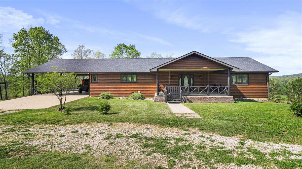 688 Carter 123 Property Photo 3