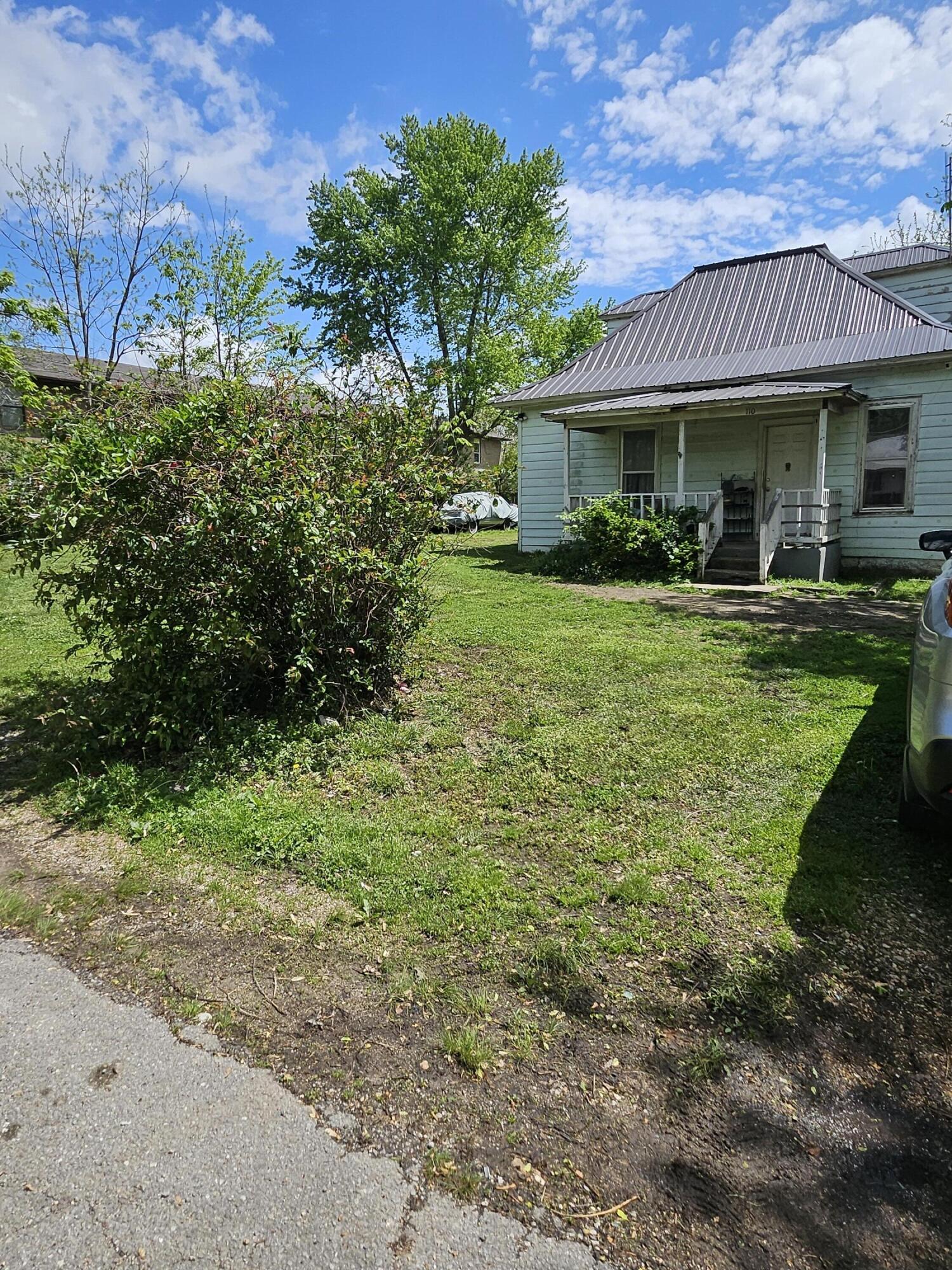 110 North Elm Street Property Photo