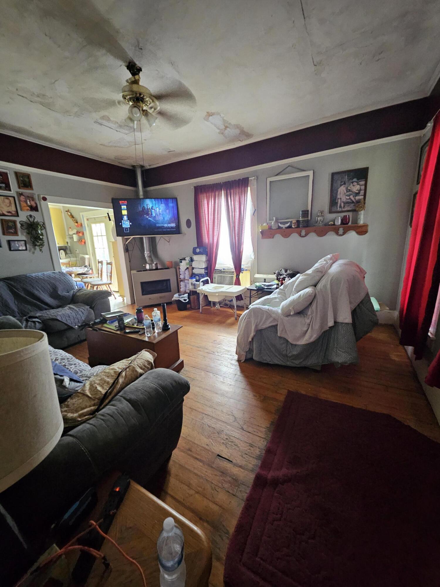 110 North Elm Street Property Photo 6