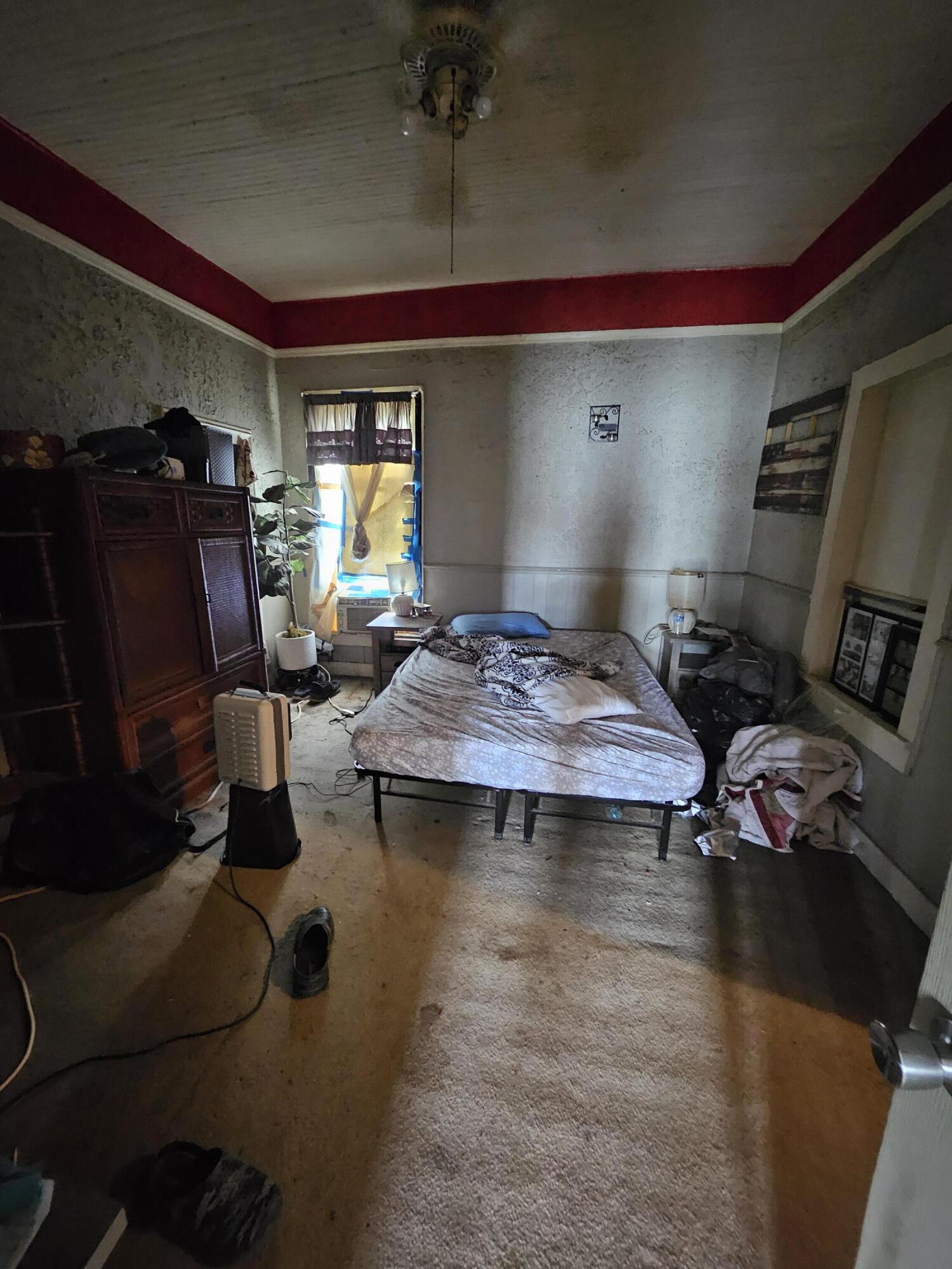 110 North Elm Street Property Photo 16