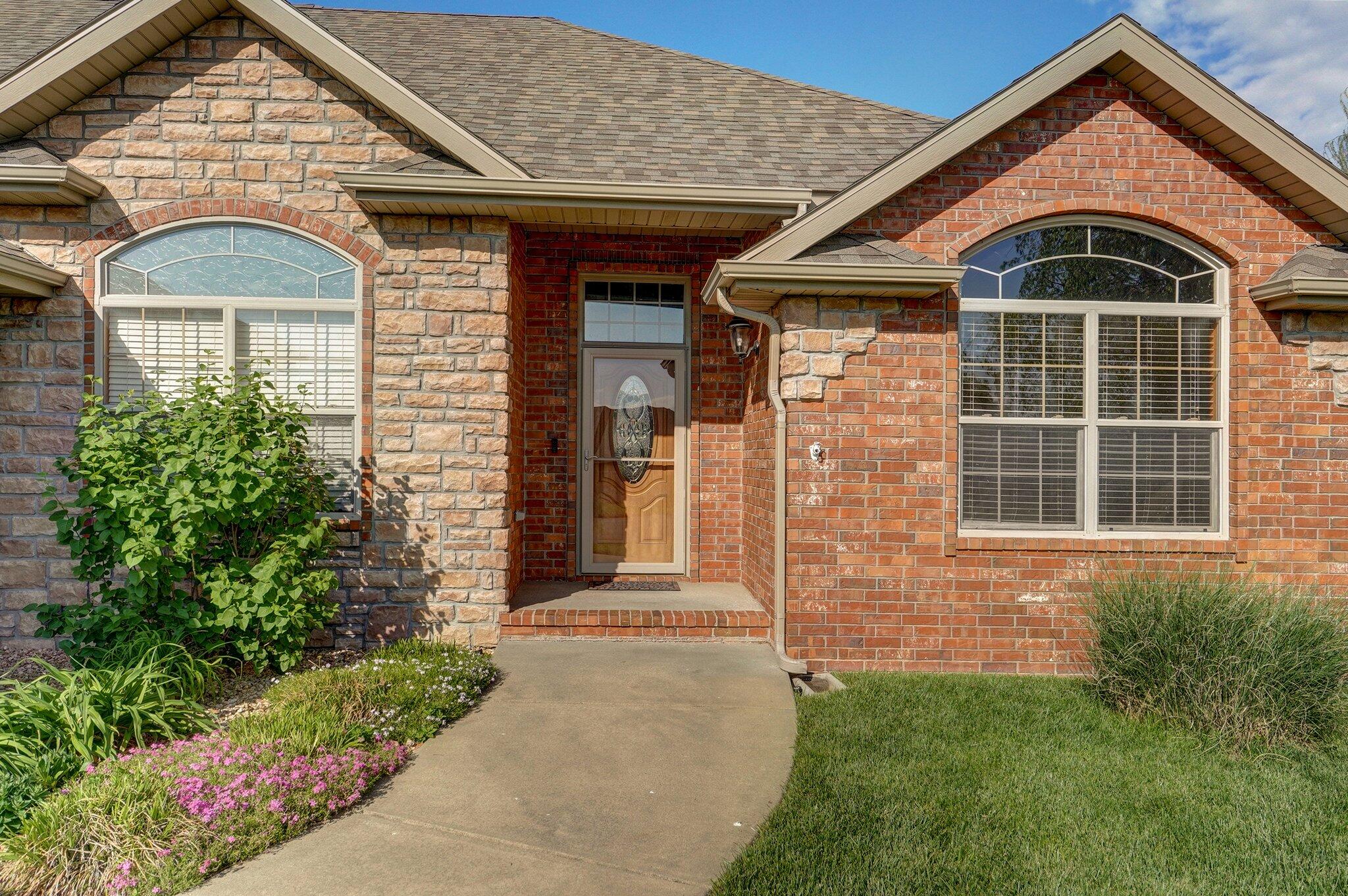 613 Meadowgate Drive Property Photo 4