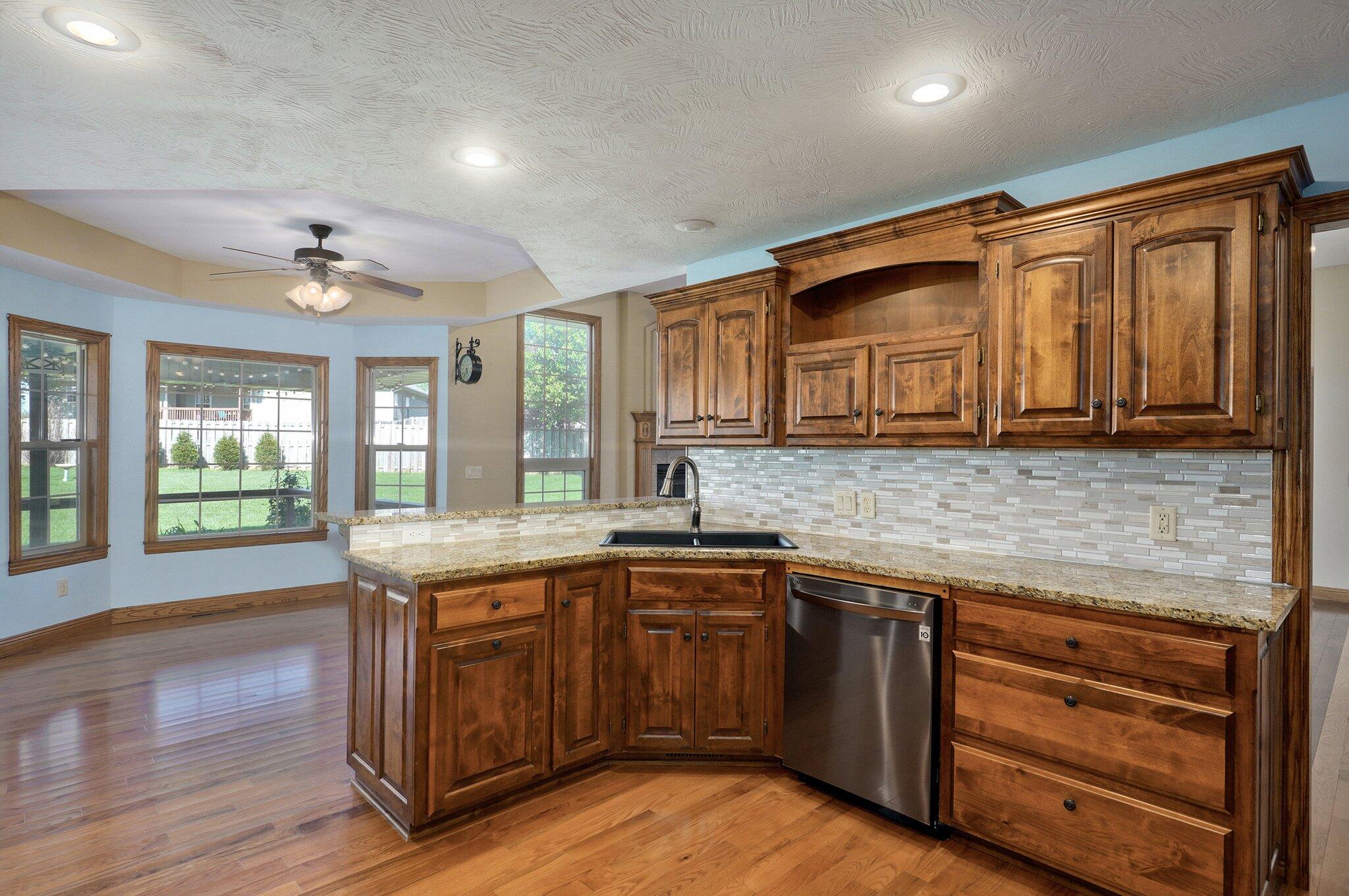 613 Meadowgate Drive Property Photo 11