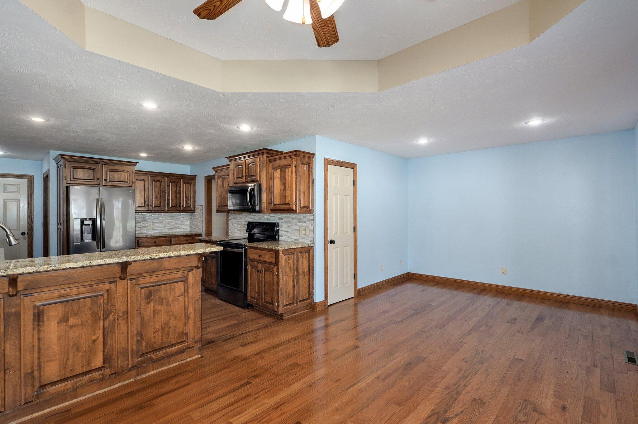613 Meadowgate Drive Property Photo 14