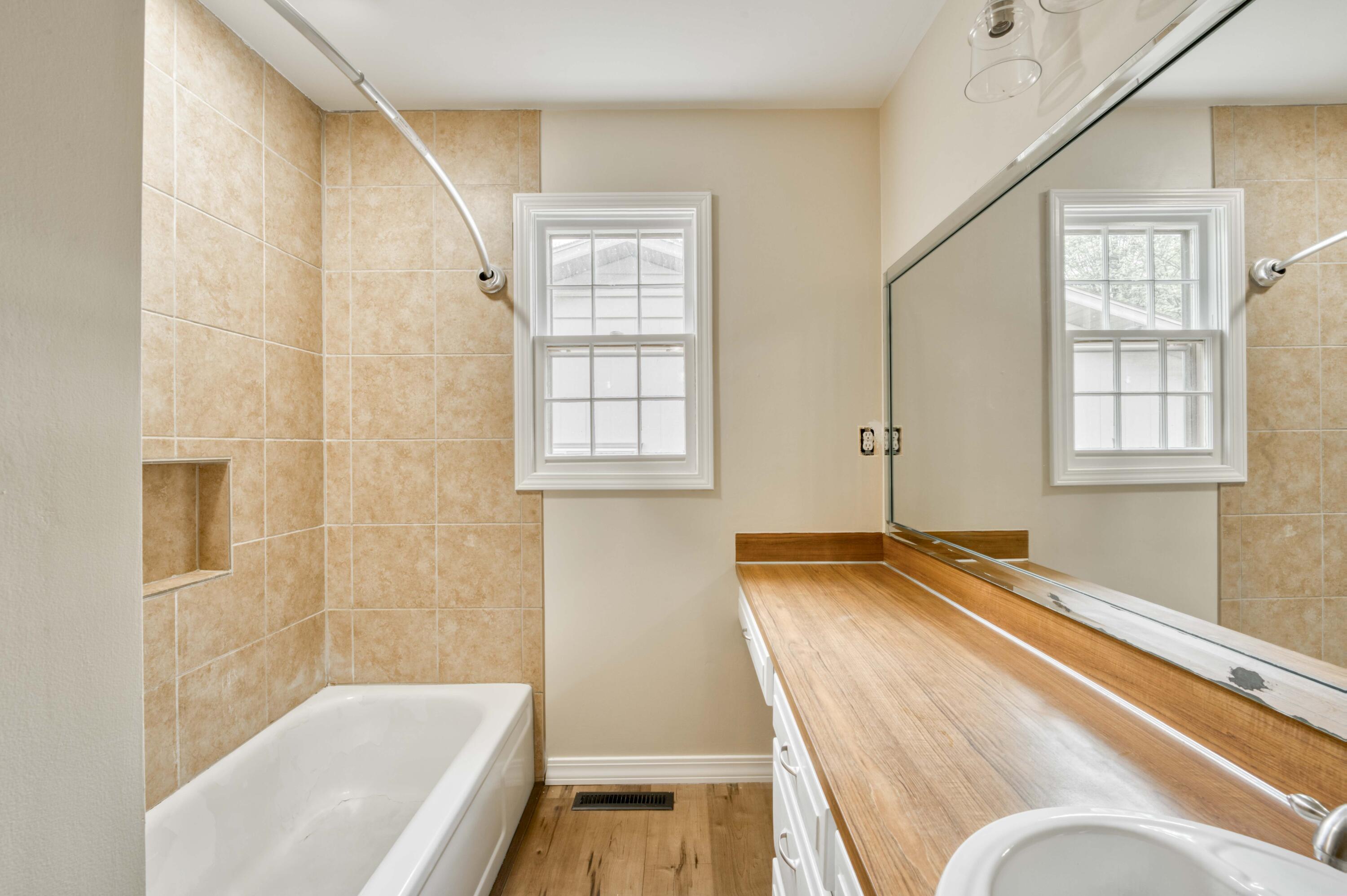 5633 South Hampton Avenue Property Photo 15