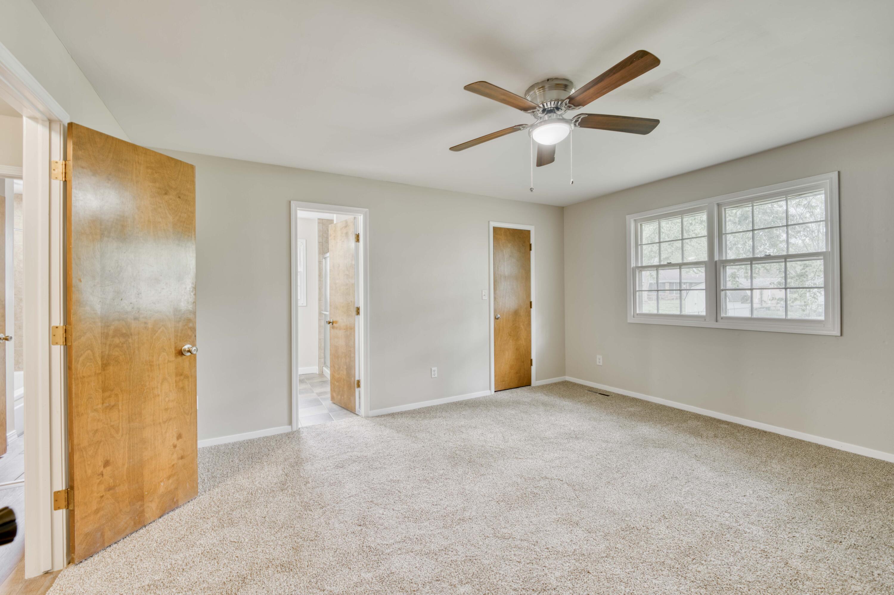 5633 South Hampton Avenue Property Photo 16