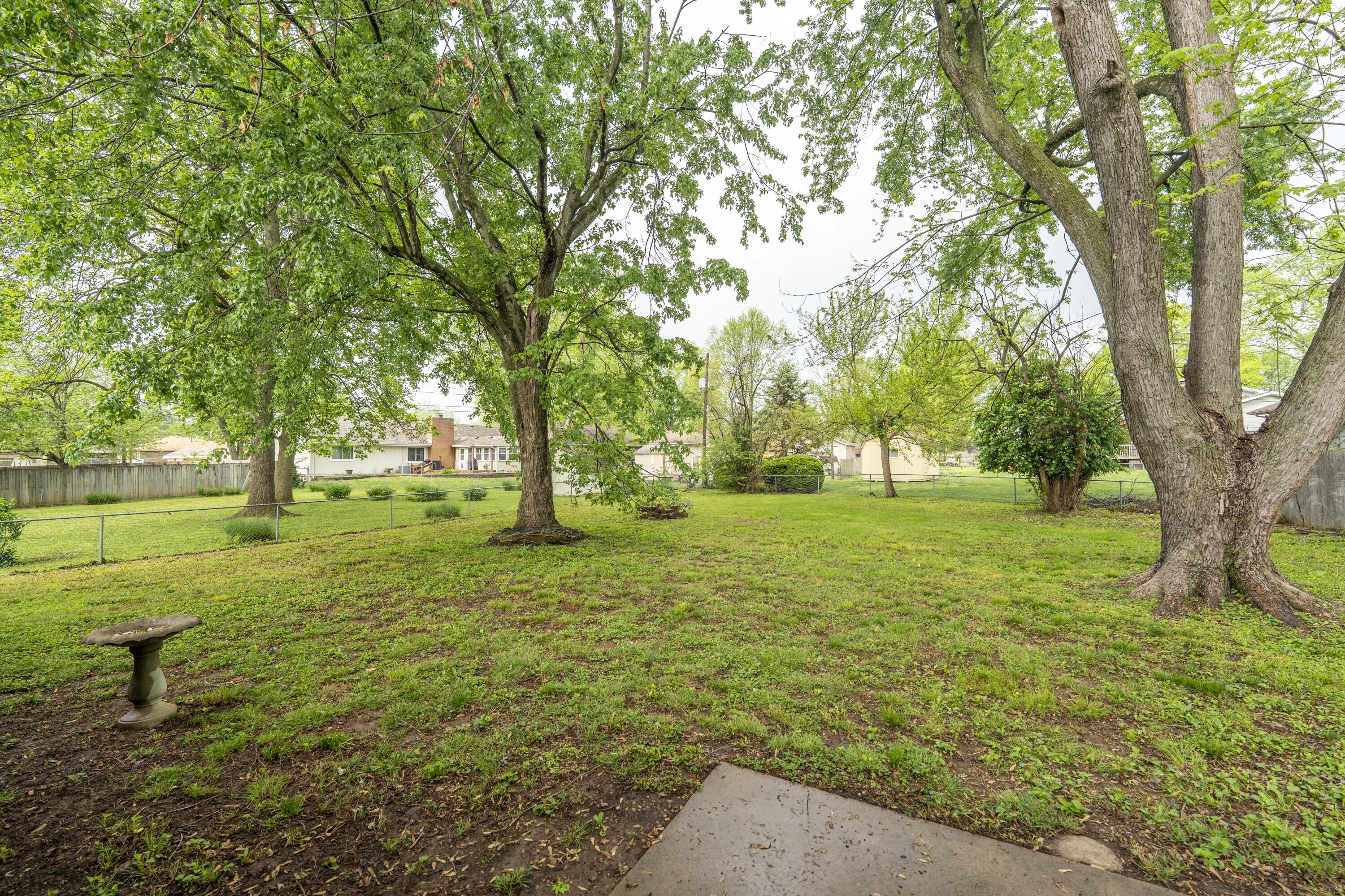 5633 South Hampton Avenue Property Photo 18