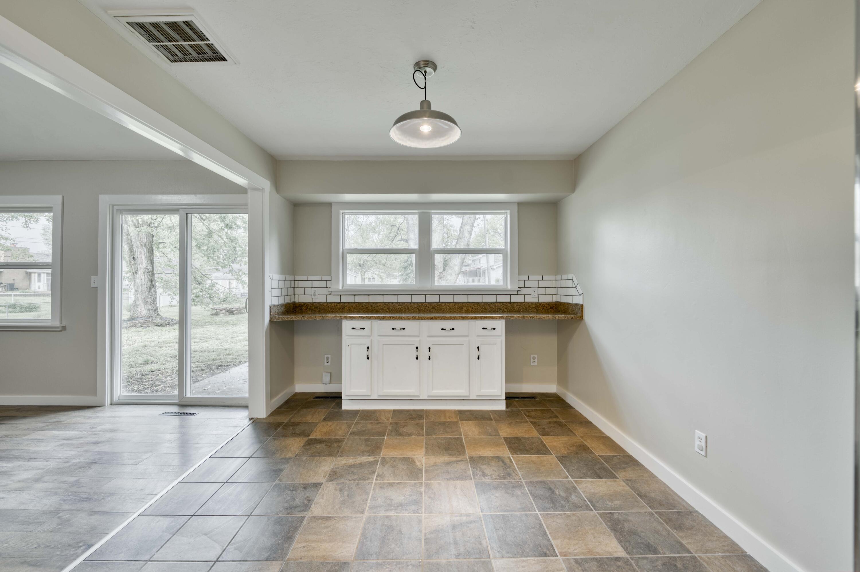 5633 South Hampton Avenue Property Photo 23