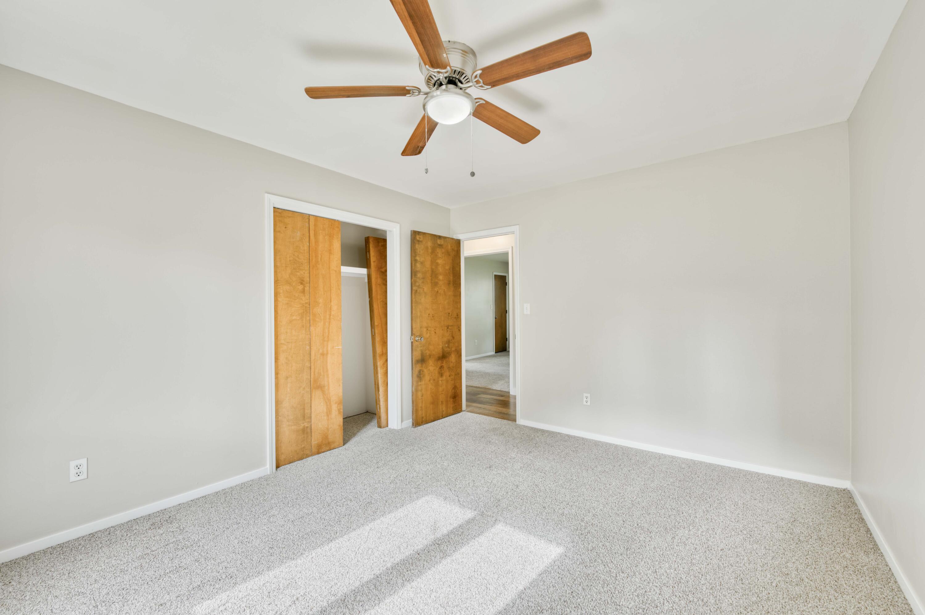 5633 South Hampton Avenue Property Photo 25