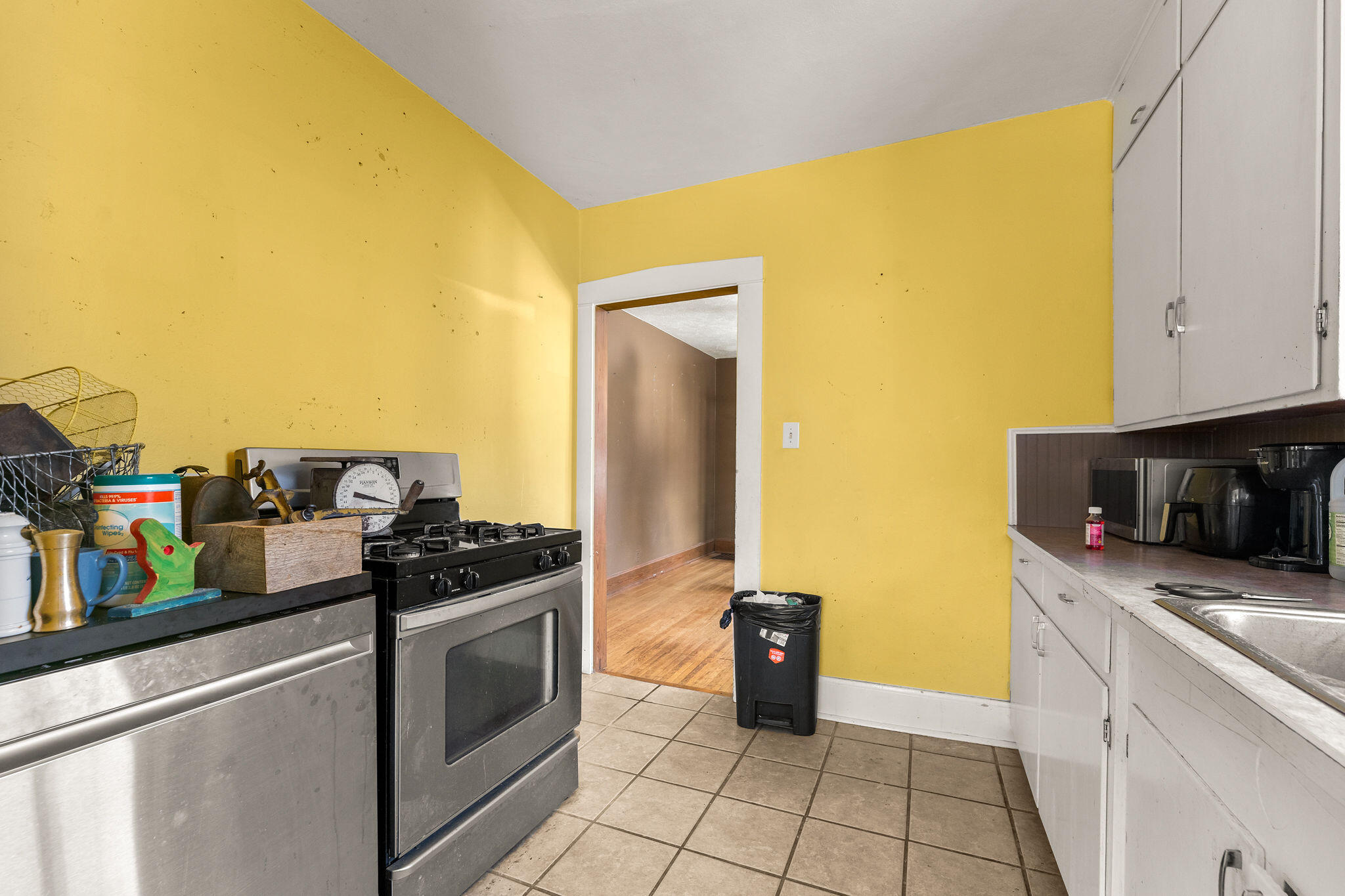 937 South Fremont Avenue Property Photo 9