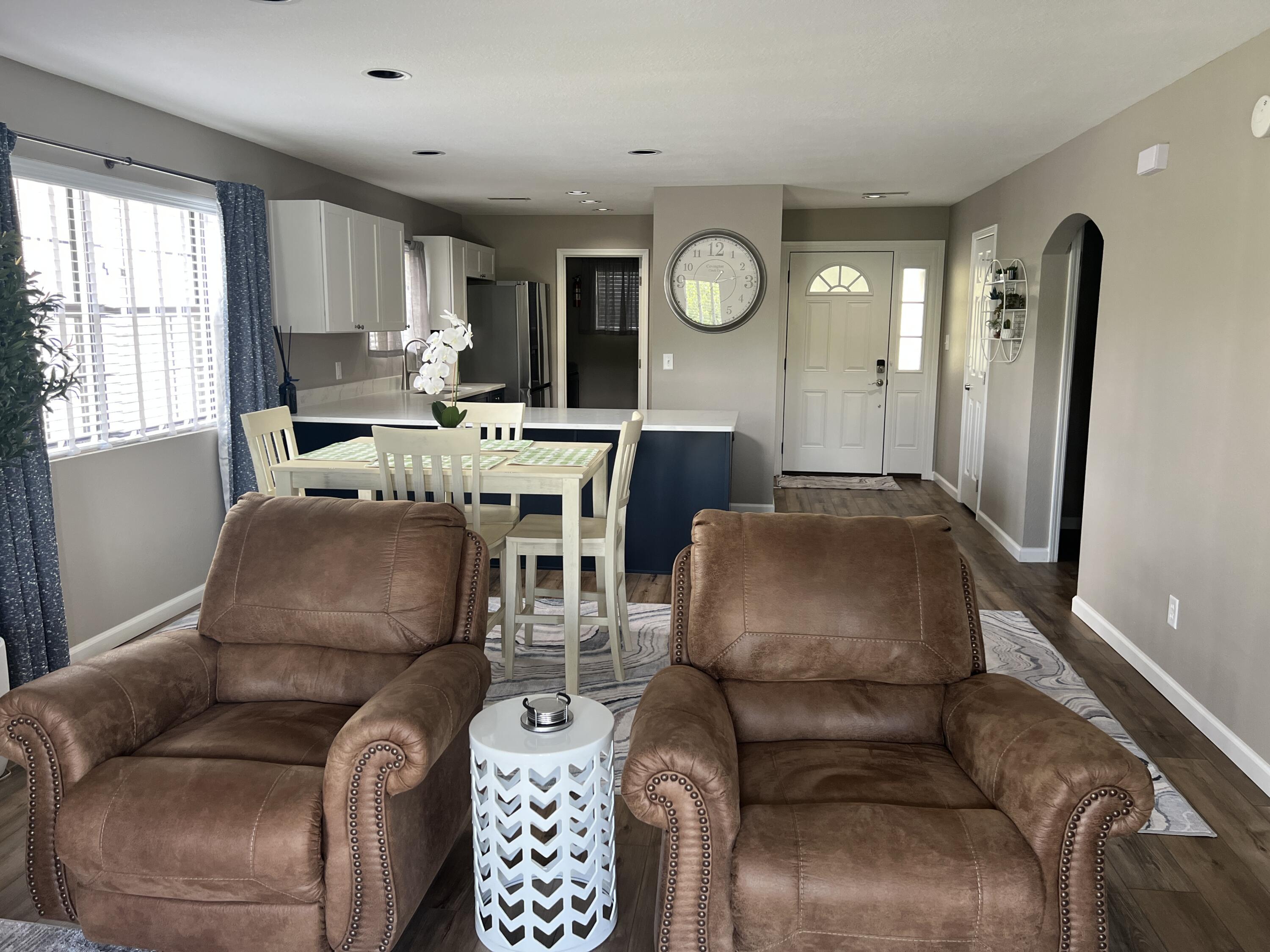2700 Green Mountain Drive Property Photo 10