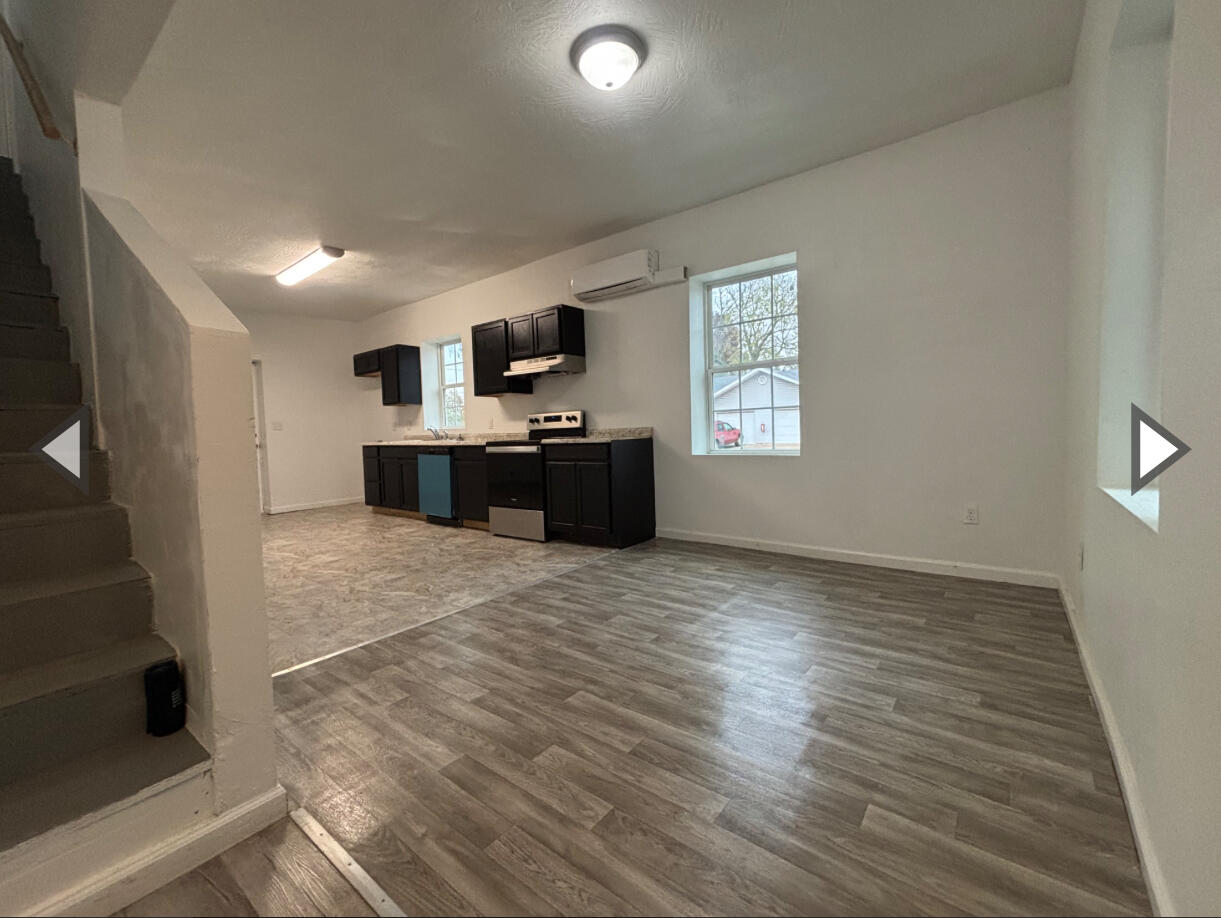 1201 West Chase Street Property Photo 2