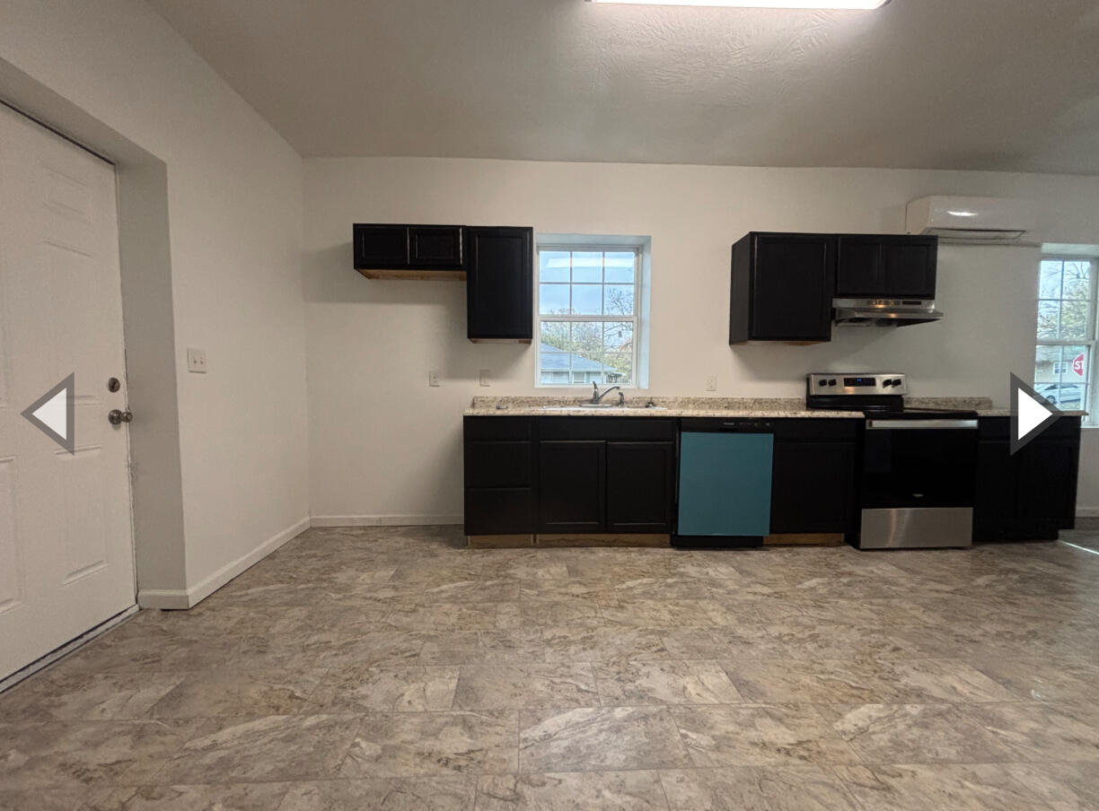 1201 West Chase Street Property Photo 3