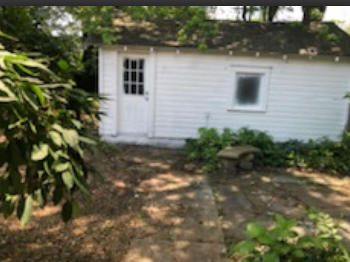642 West Nichols Street Property Photo 2