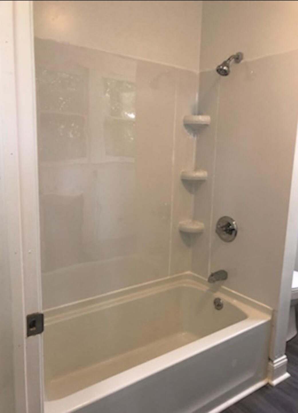 642 West Nichols Street Property Photo 4