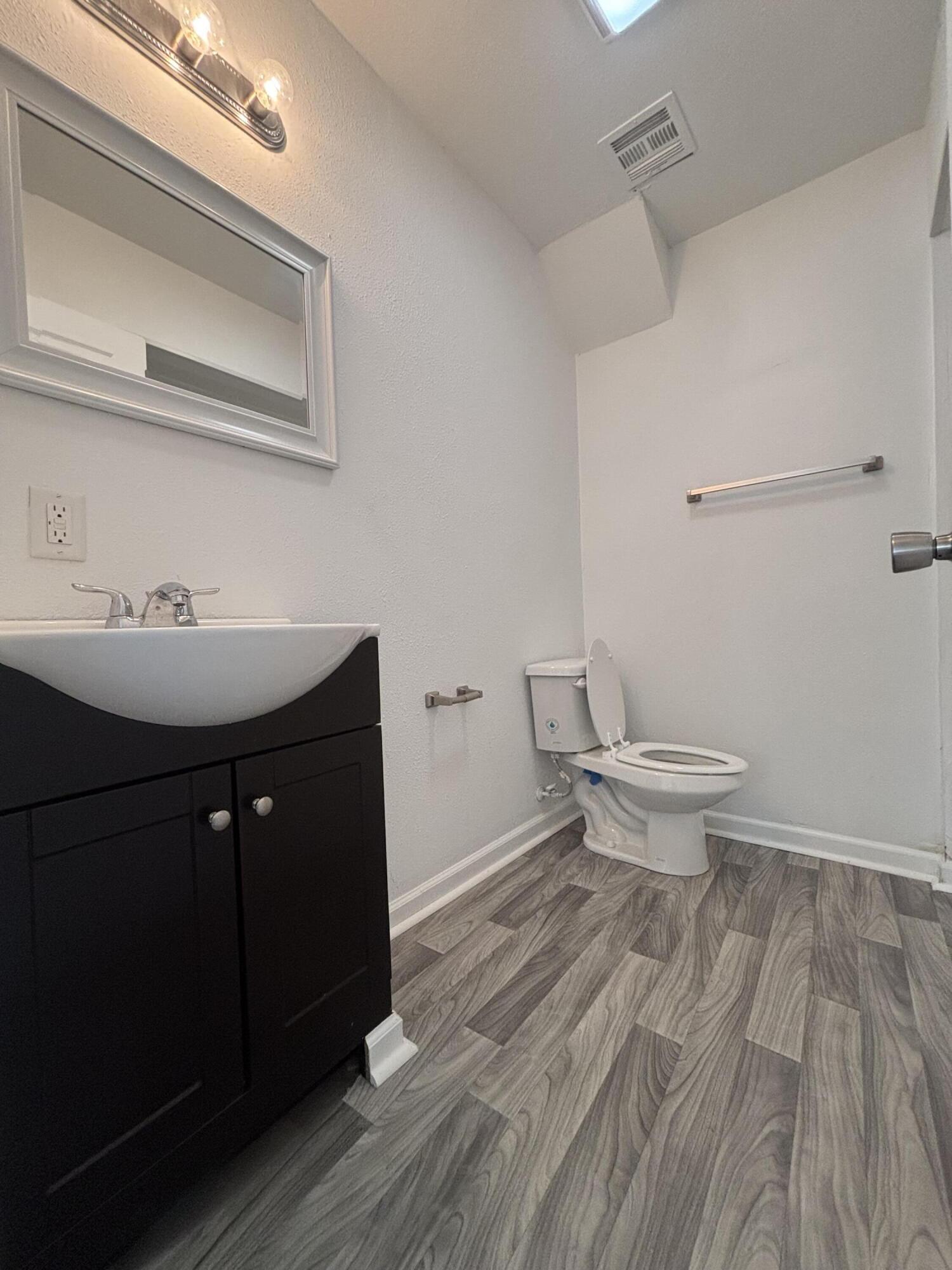 827 East Garfield Street Property Photo 4
