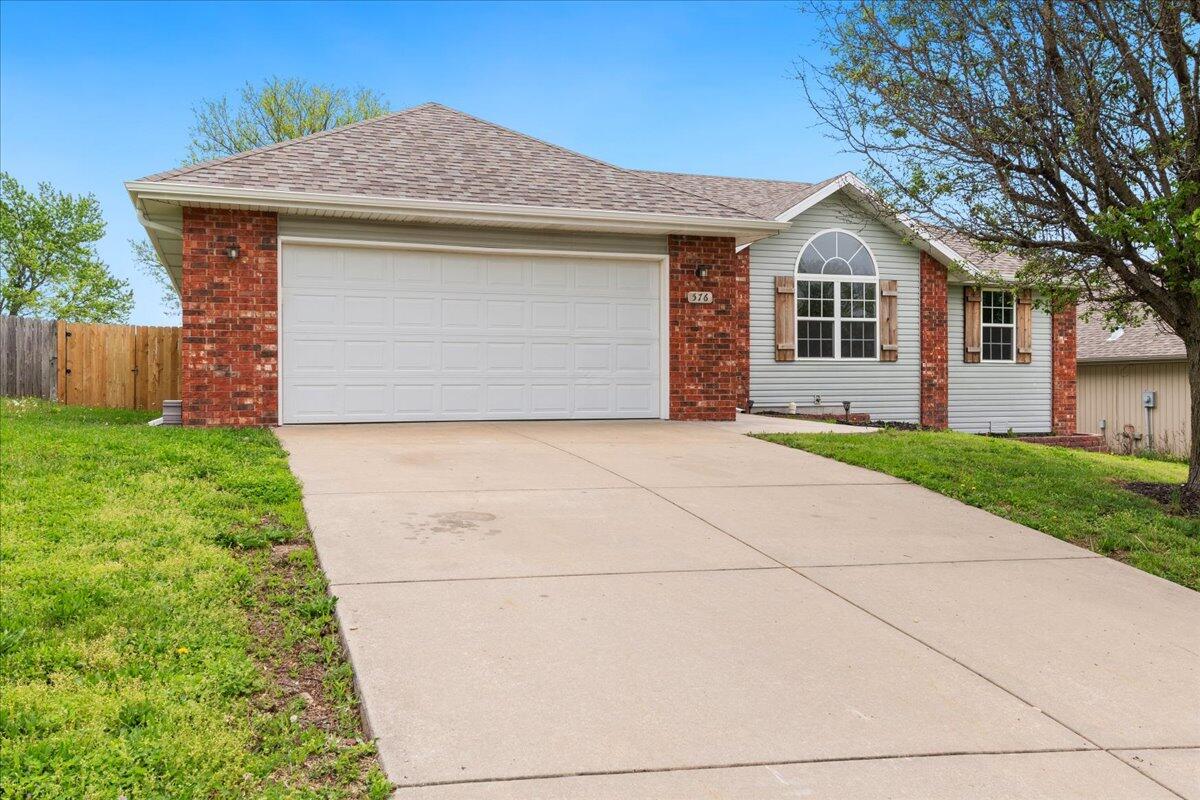 576 South Kings Gate Court Property Photo 2