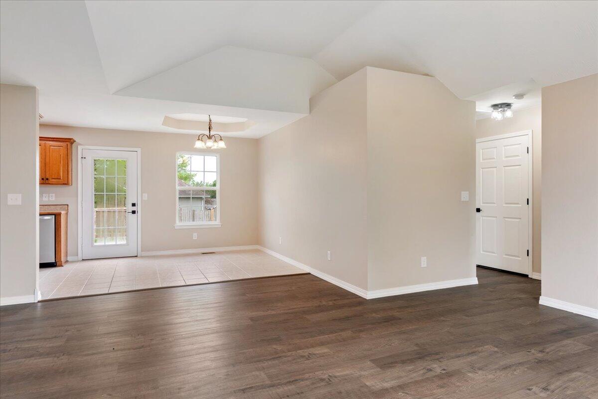 576 South Kings Gate Court Property Photo 5