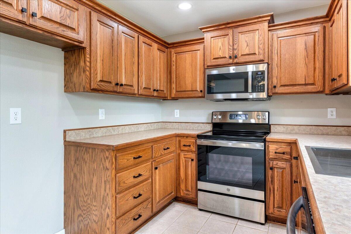 576 South Kings Gate Court Property Photo 10