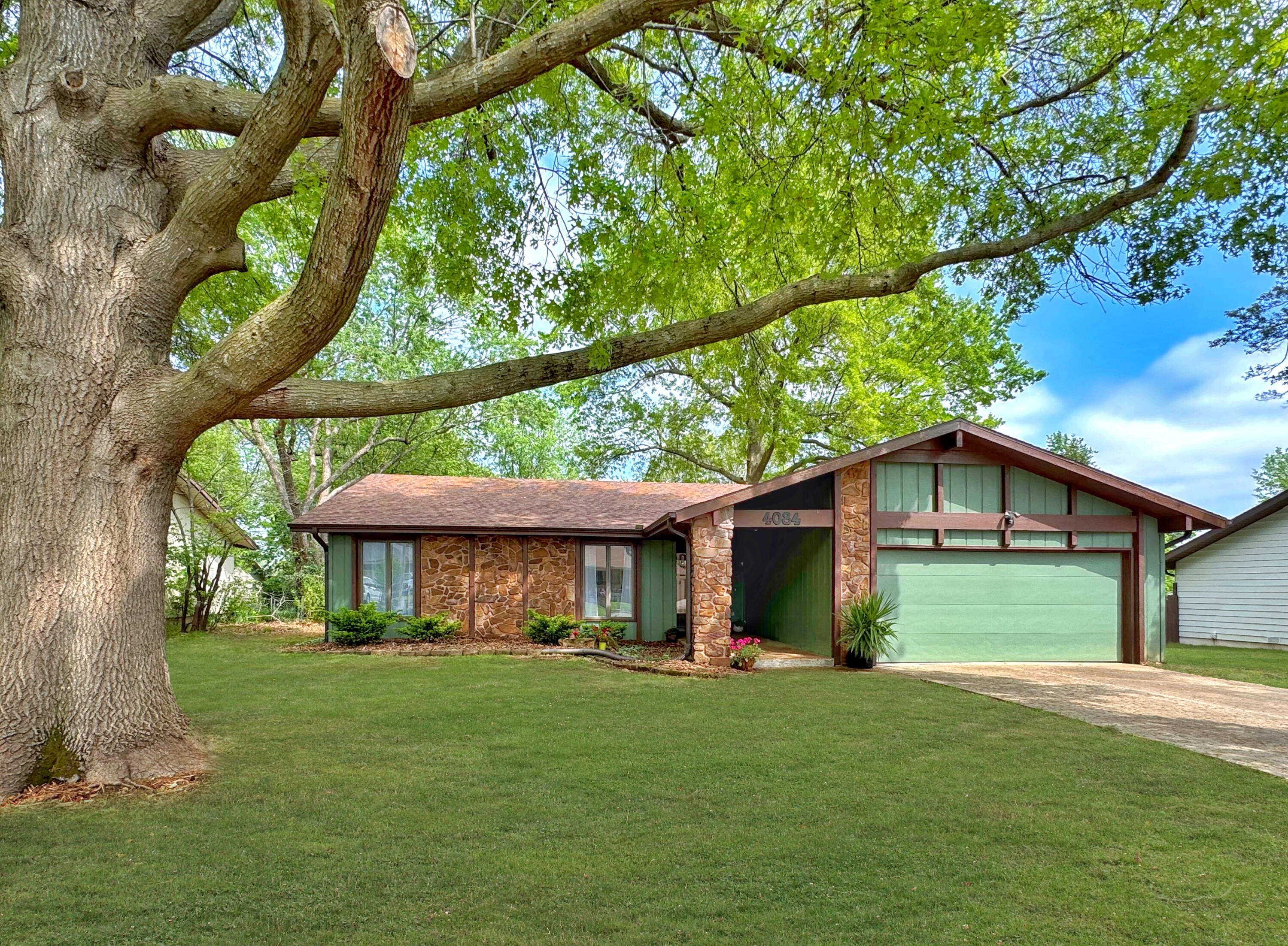 Real Estate Main Image