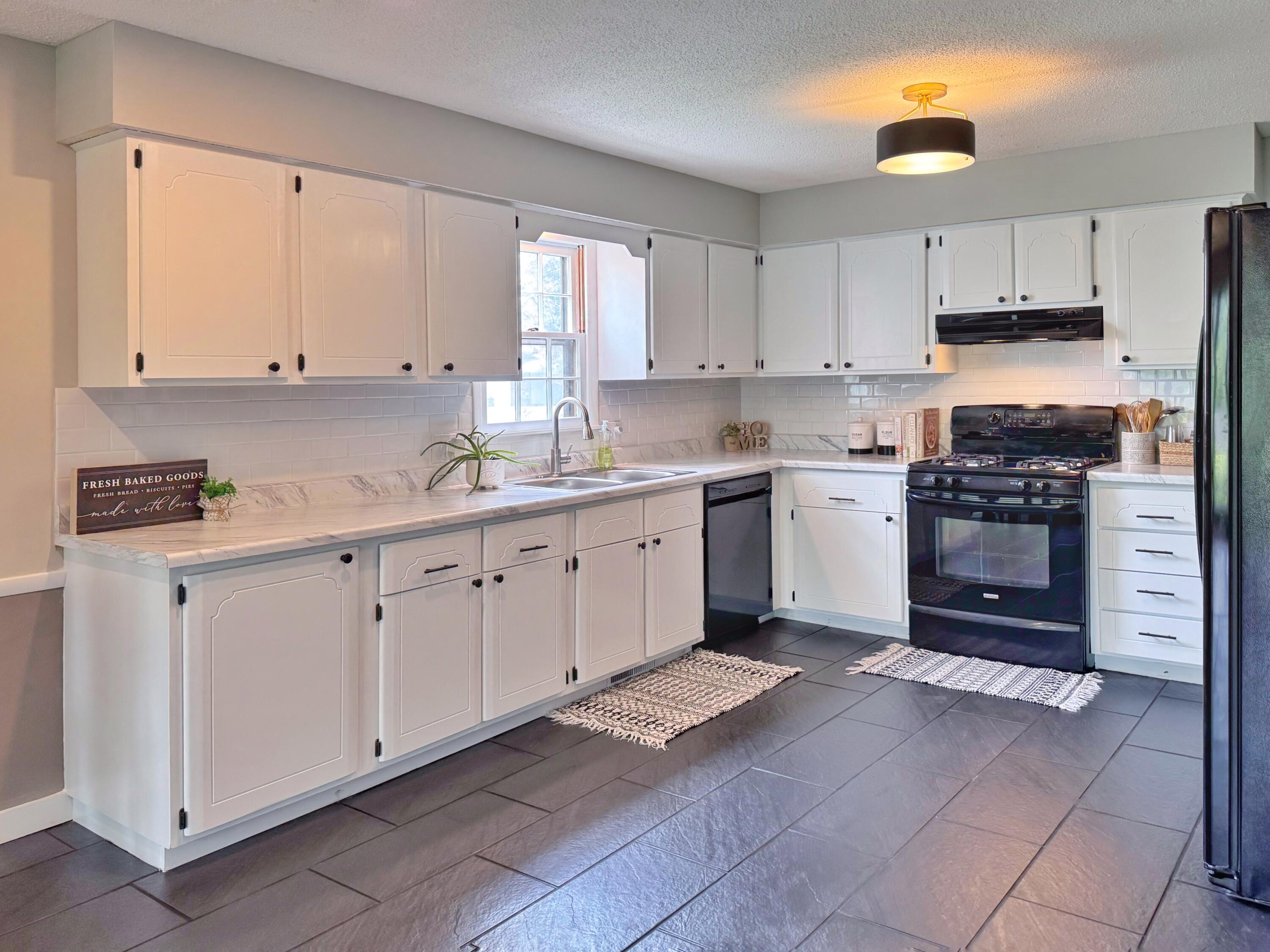 4084 South Eaton Avenue Property Photo 11