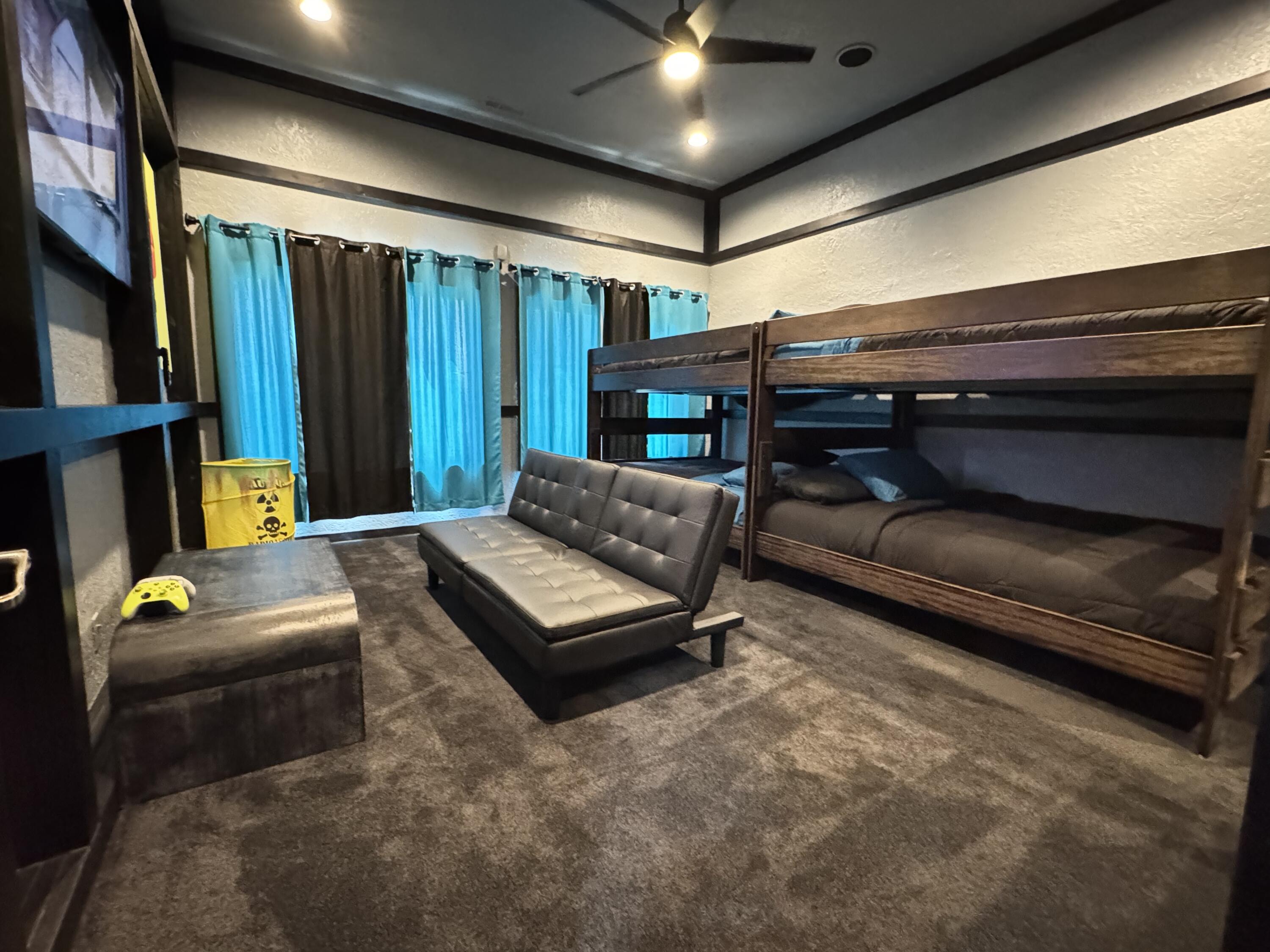 48 King Circle Property Photo 30