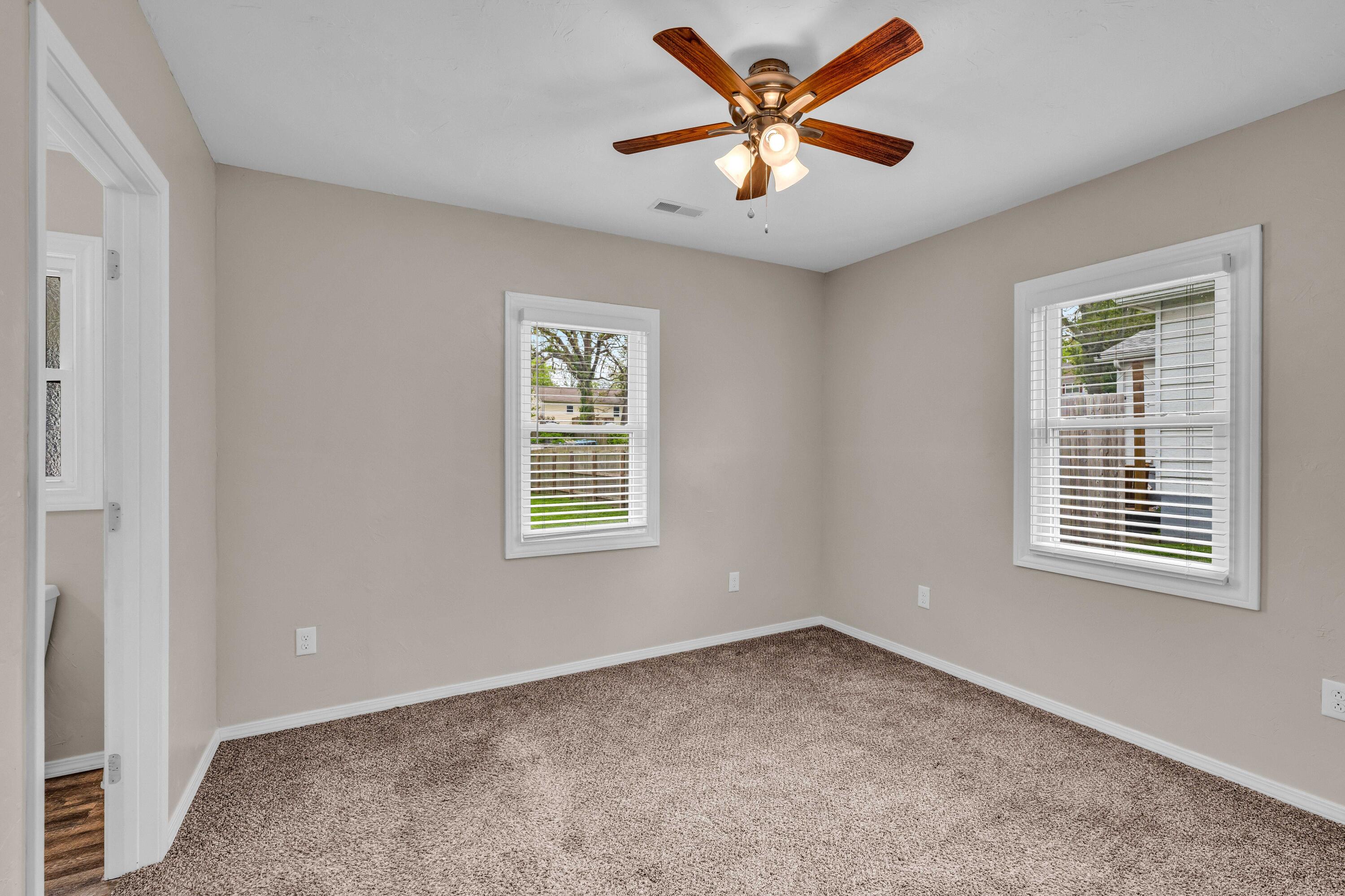 818 North Utah Street Property Photo 23