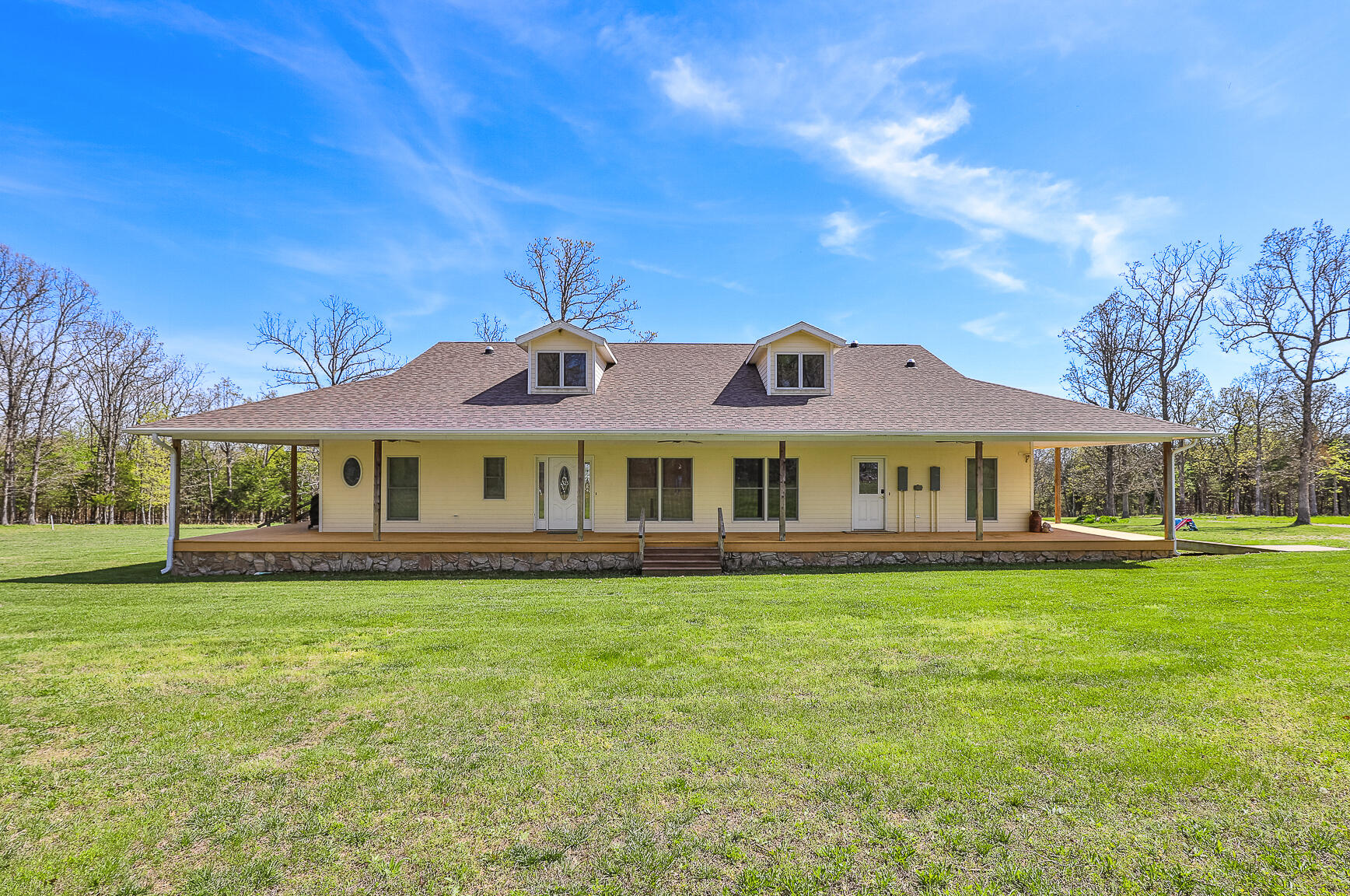 1560 Straight Road Property Photo