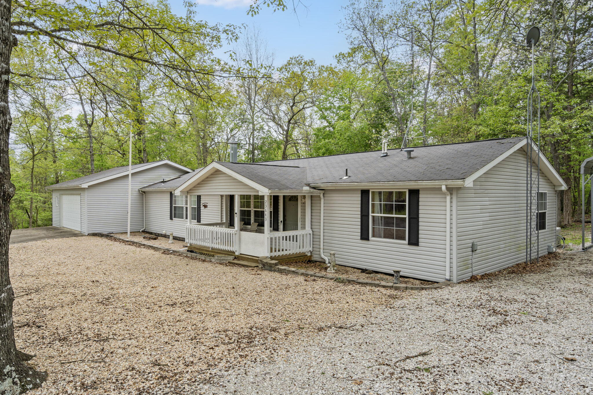 23643 Falcon Lane Property Photo 4
