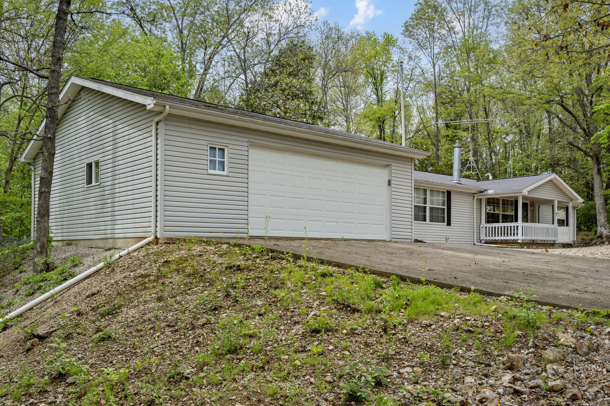 23643 Falcon Lane Property Photo 5