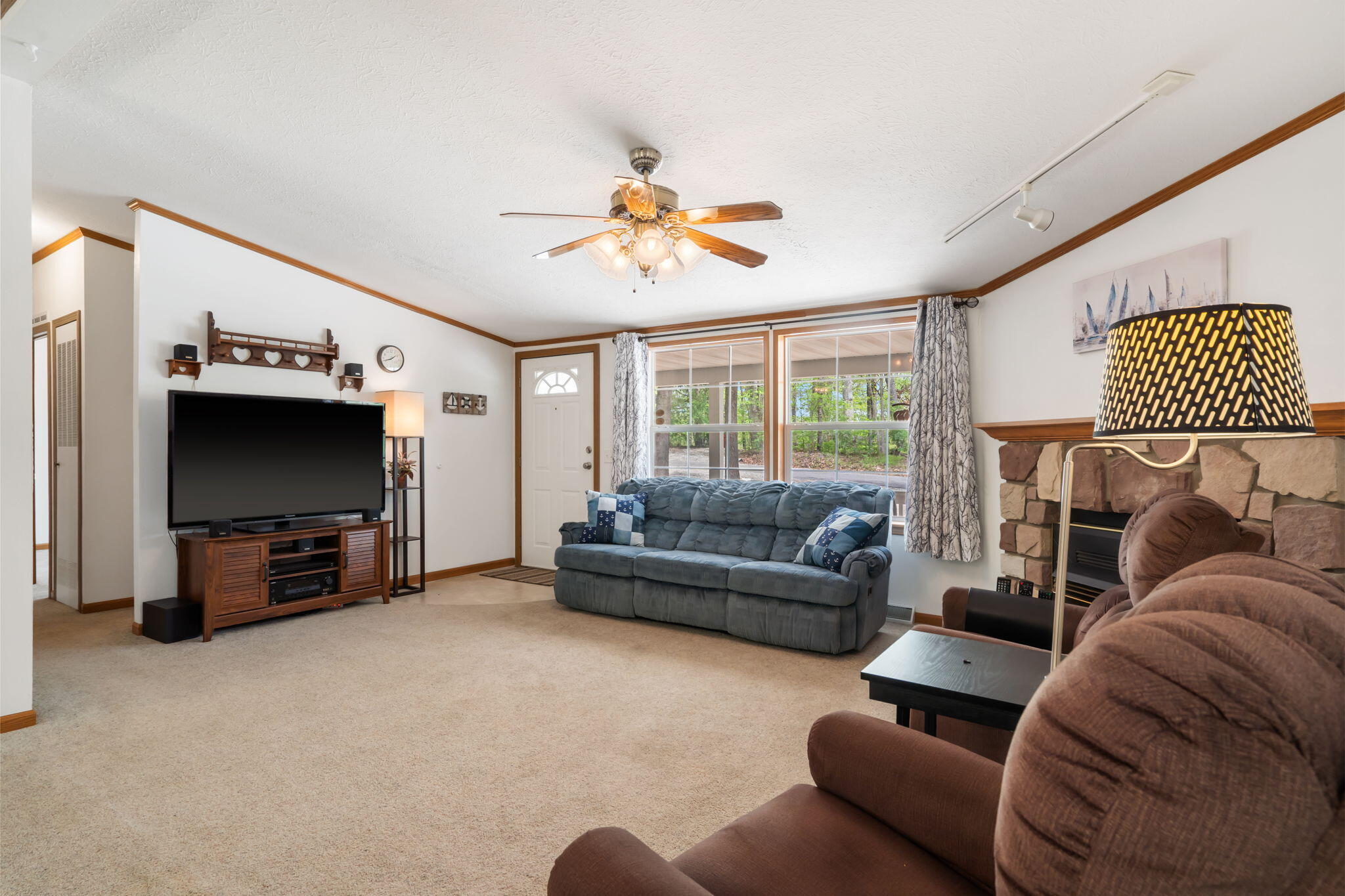 23643 Falcon Lane Property Photo 9