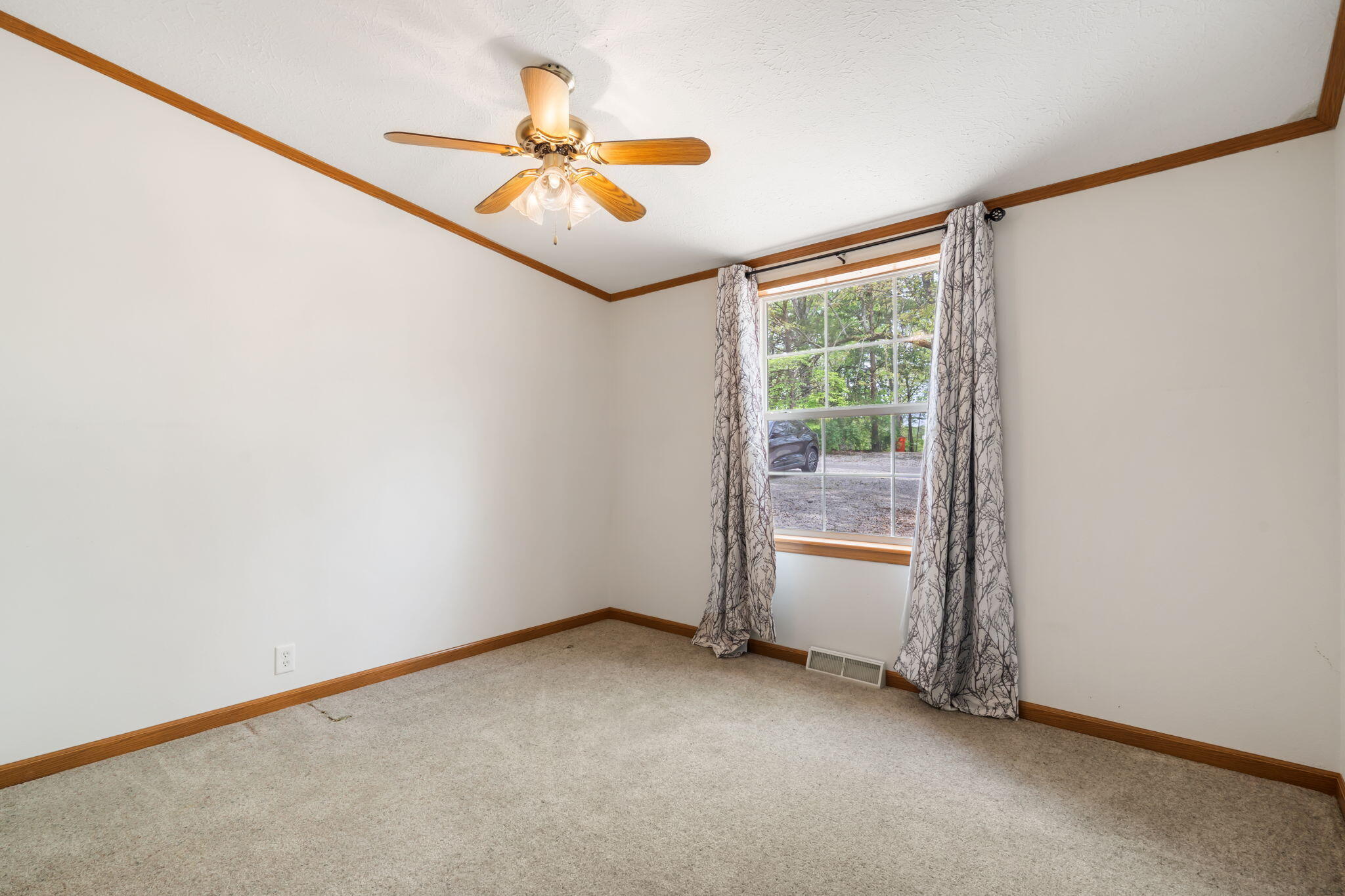 23643 Falcon Lane Property Photo 28
