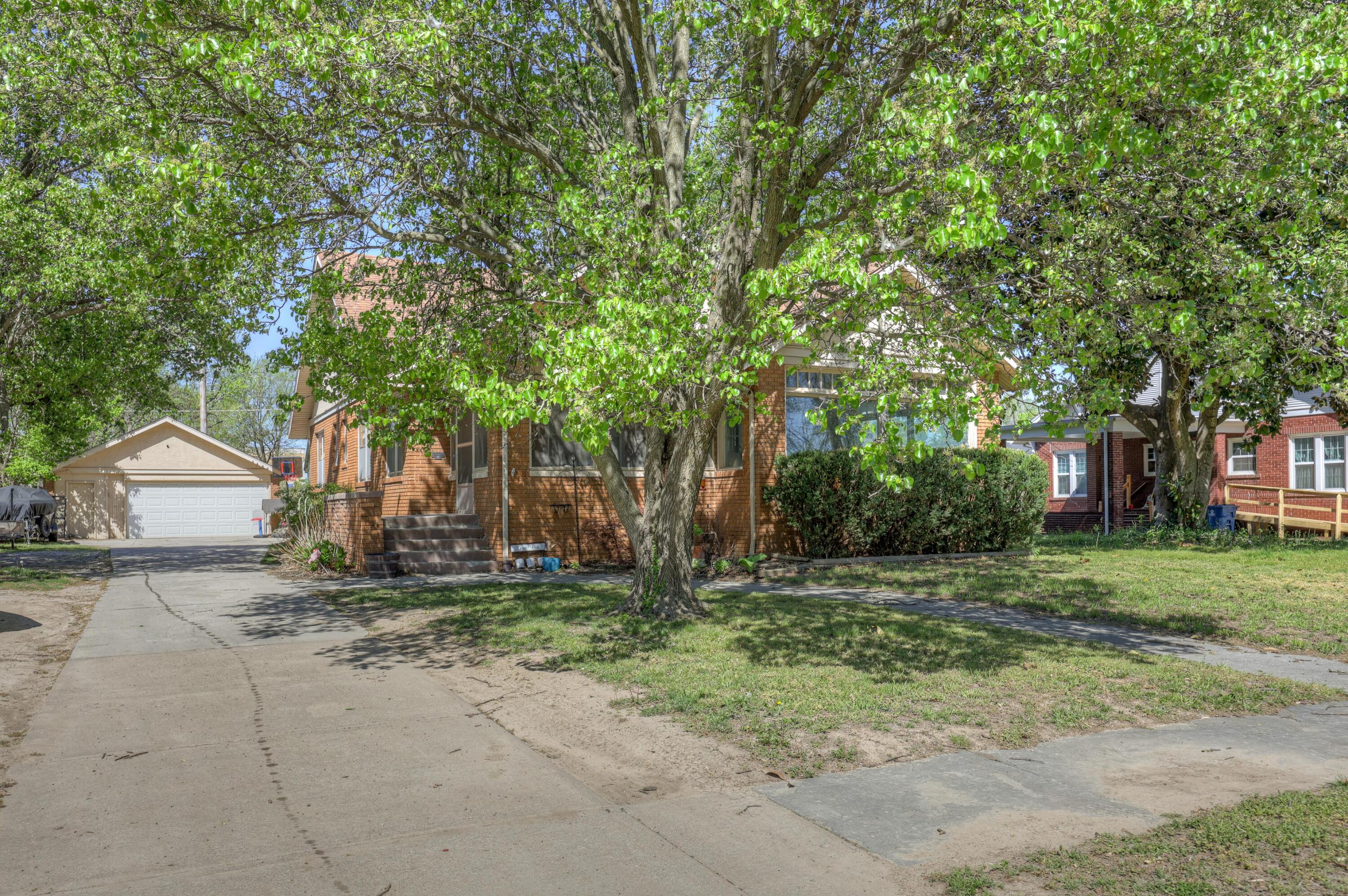 110 North Connor Avenue Property Photo 36