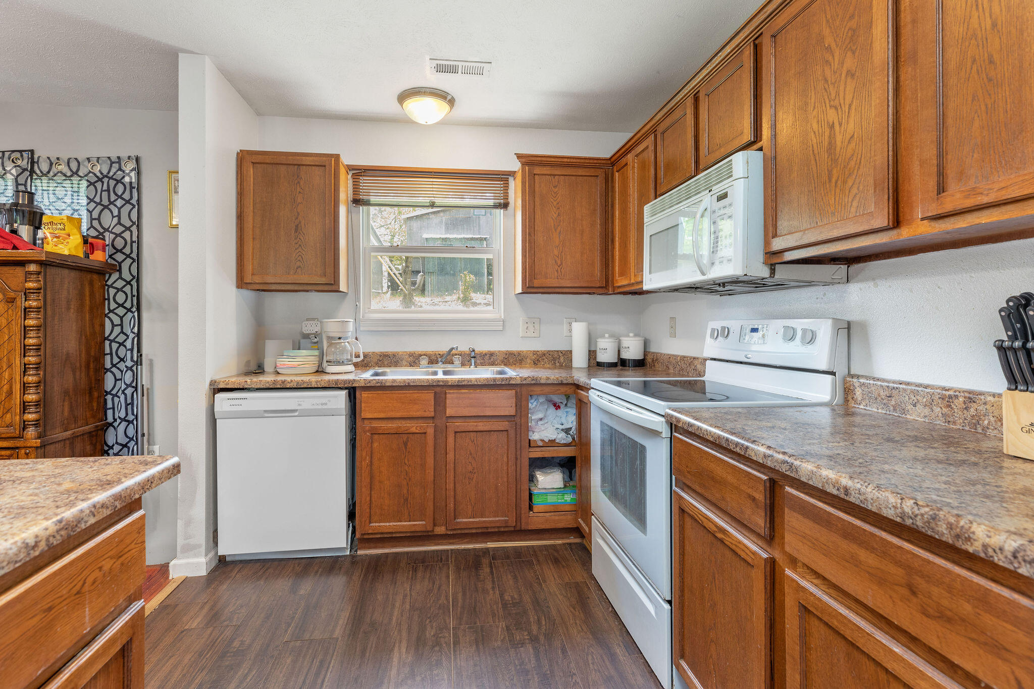 317 Hickory Street Property Photo 5