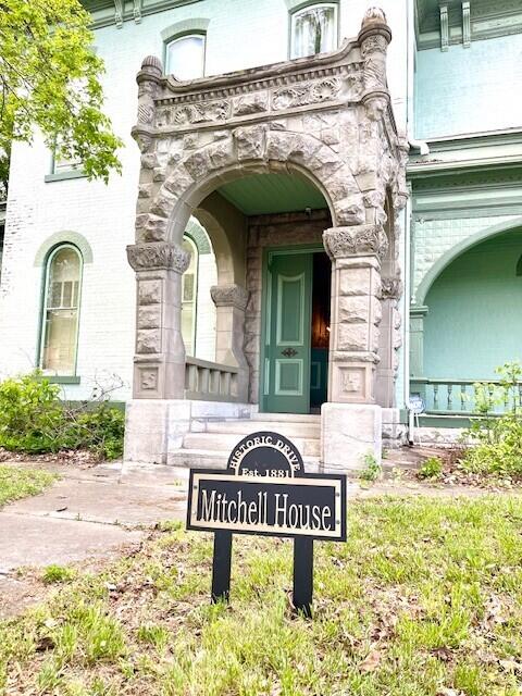 903 South Main Street Property Photo 8