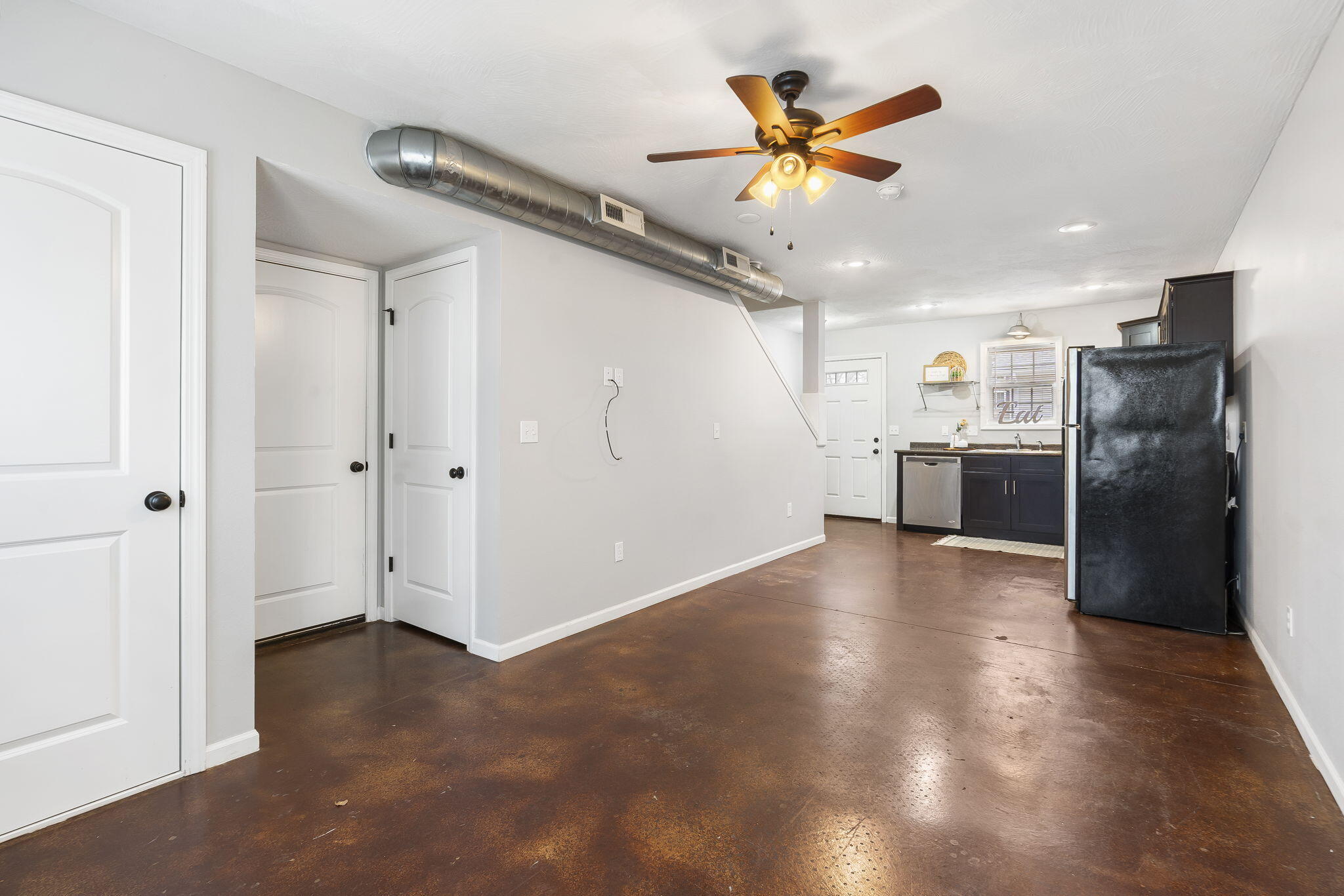 311 South Hampton Avenue Property Photo 13