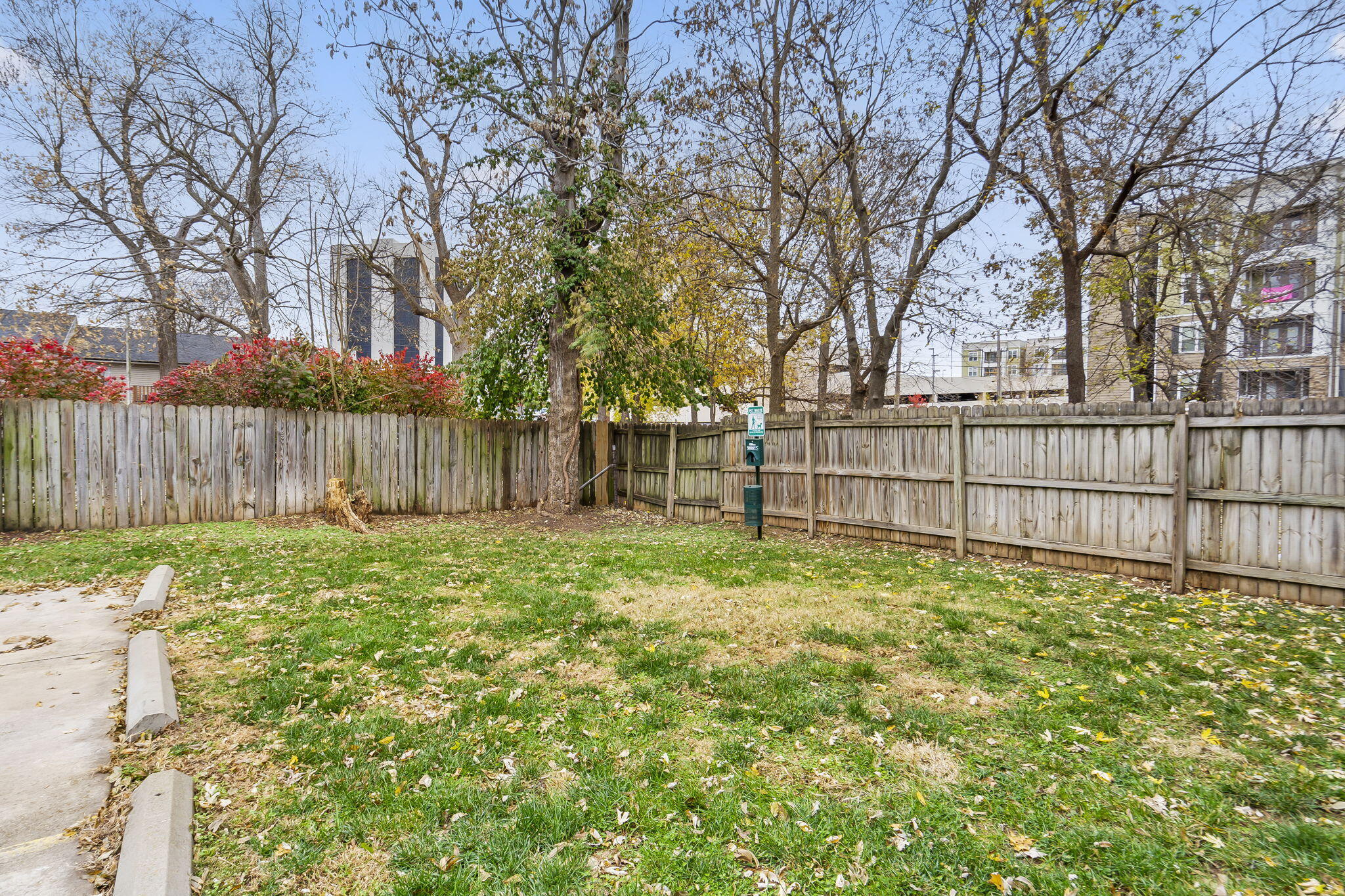 311 South Hampton Avenue Property Photo 28