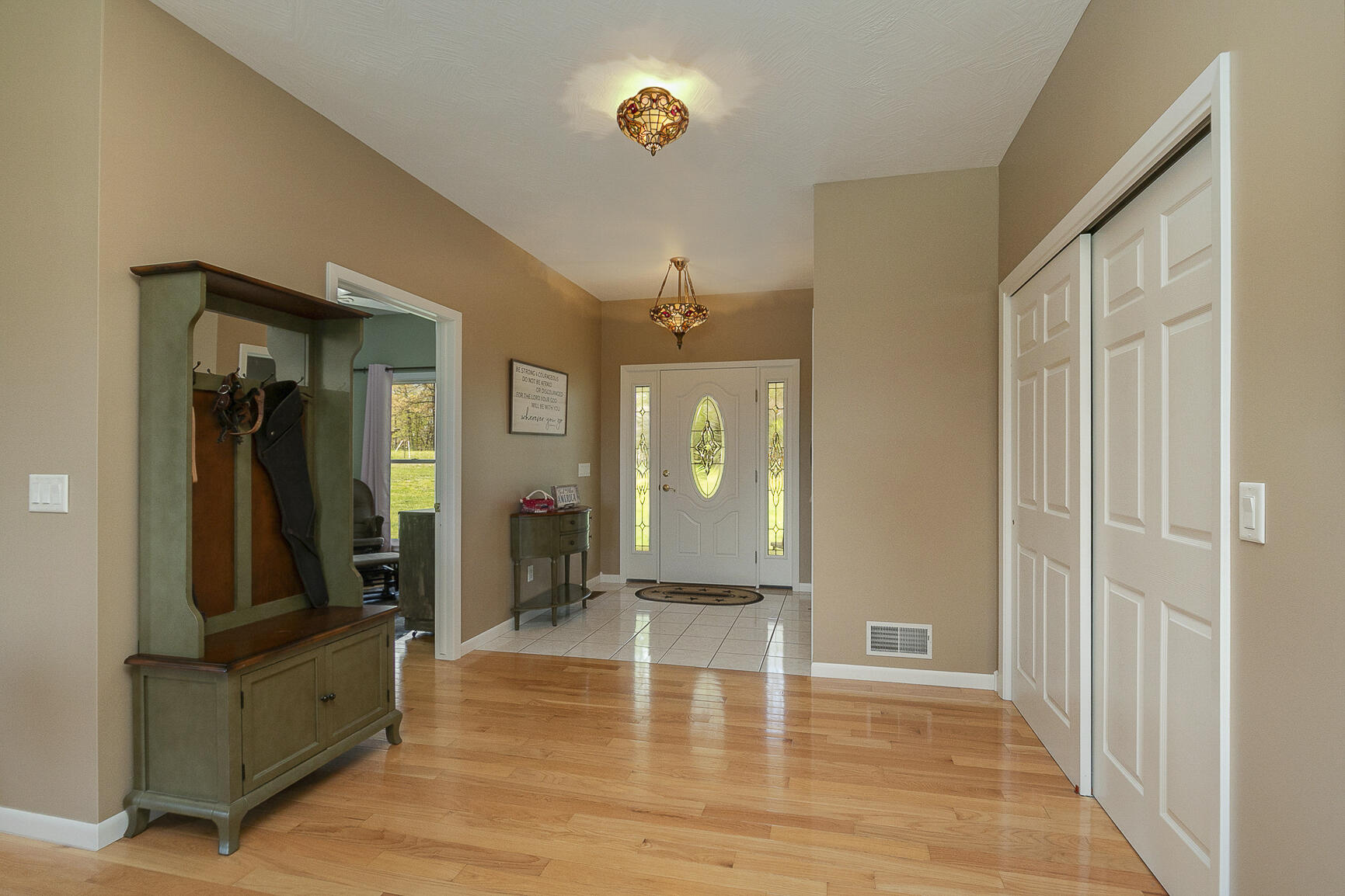 1560 Straight Road Property Photo 6