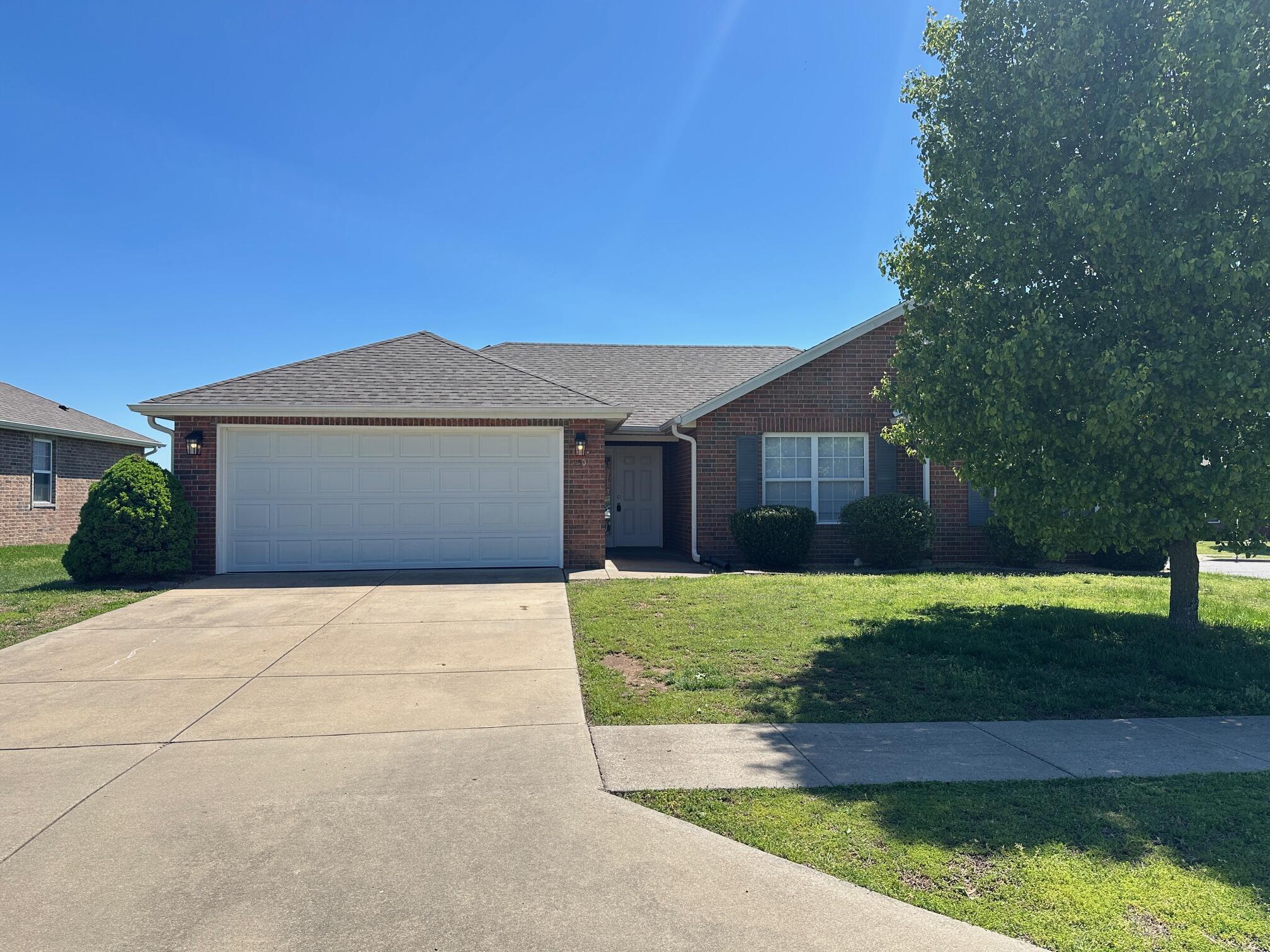 250 Amber Avenue Property Photo