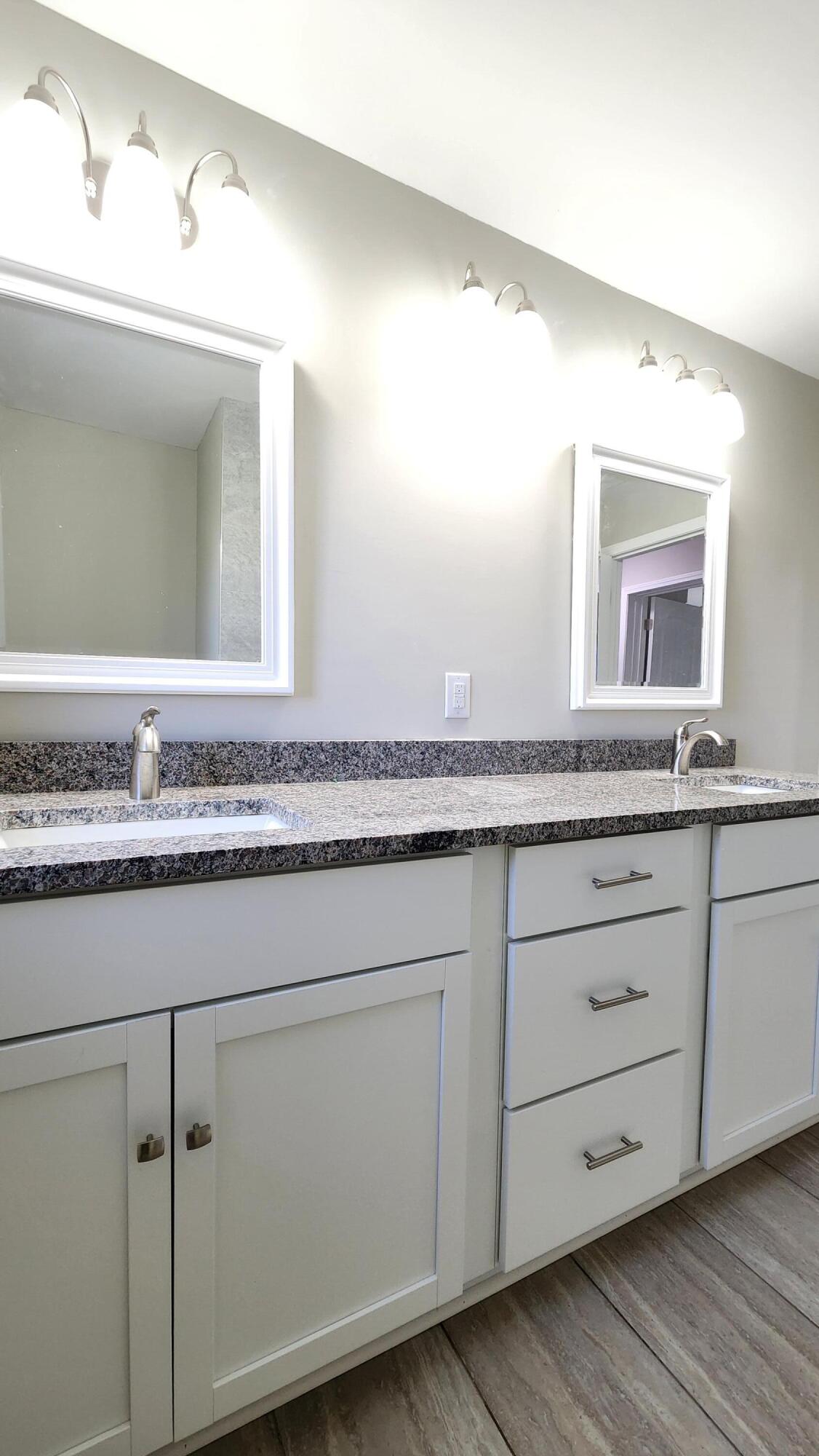 2556 North Robberson Avenue Property Photo 44