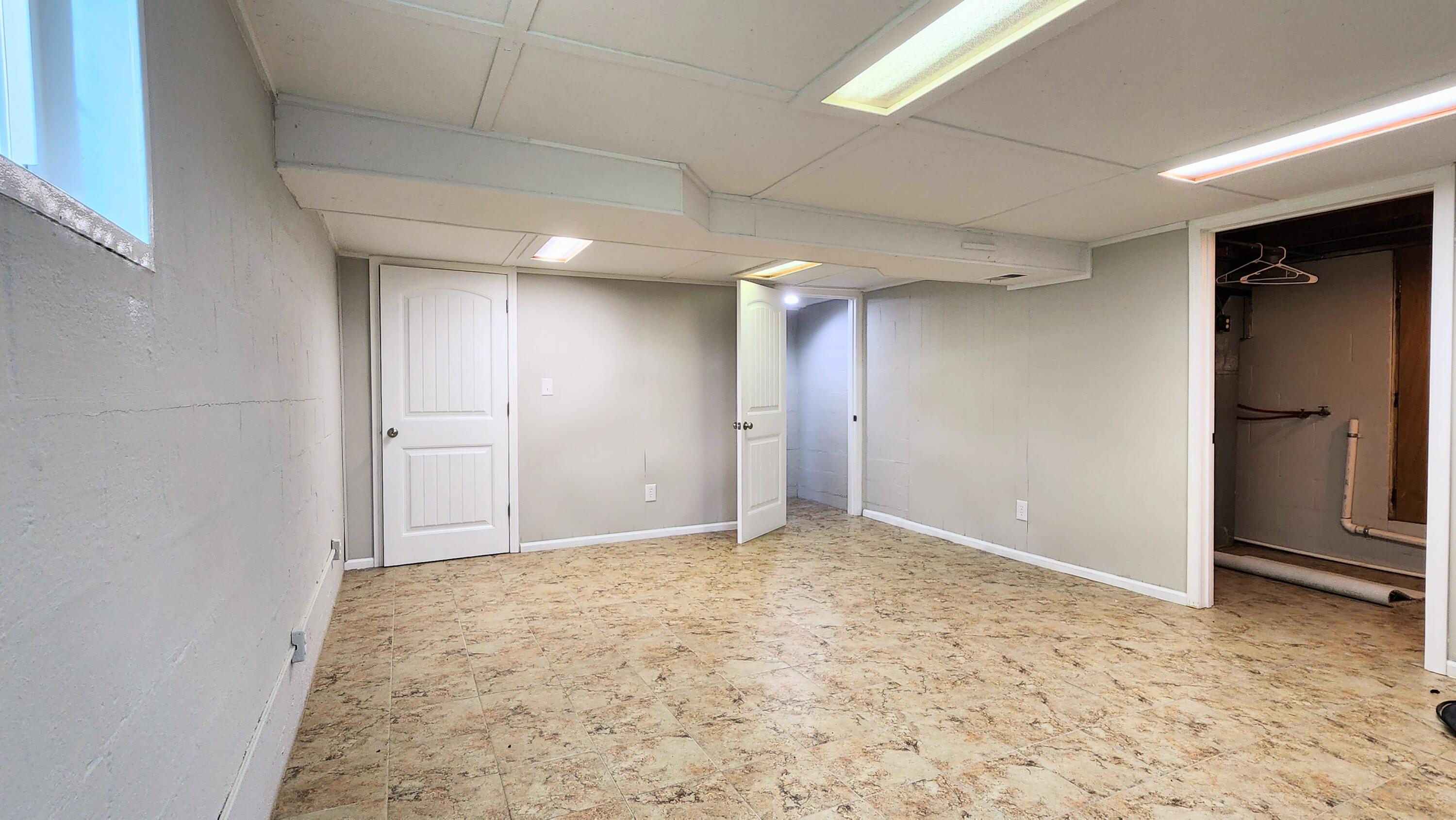 2556 North Robberson Avenue Property Photo 50