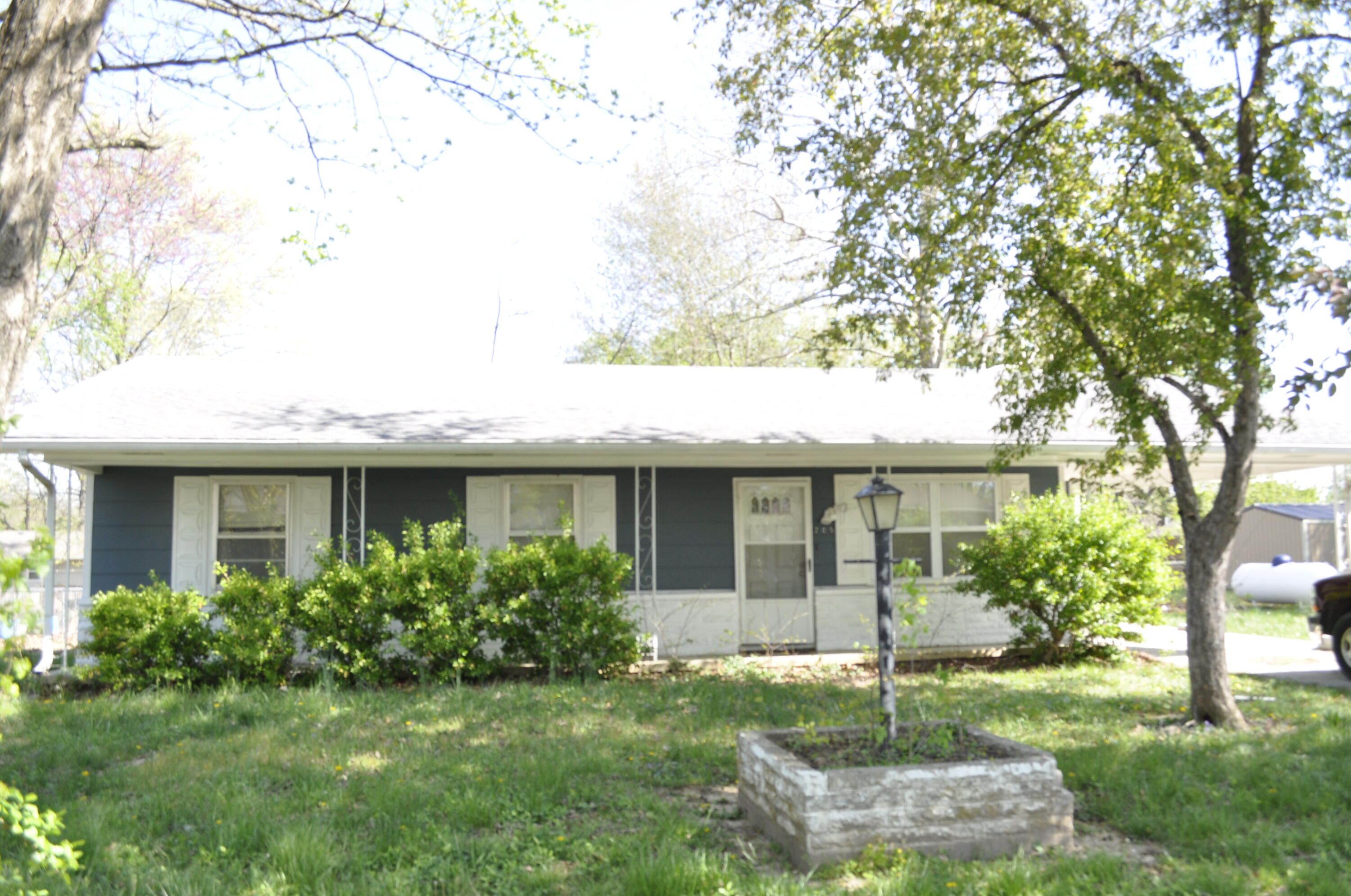 205 East Pennell Street Property Photo 1