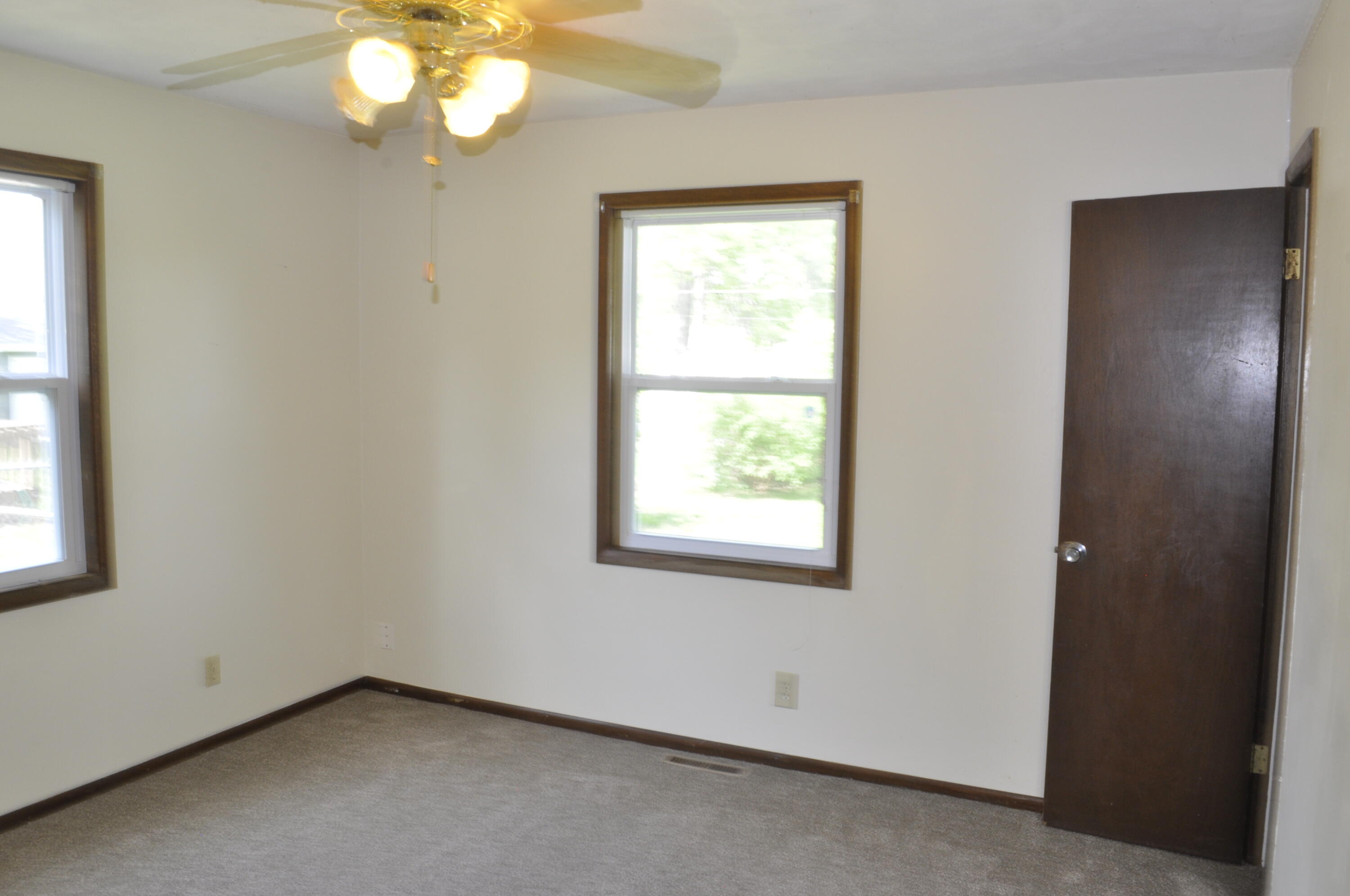 205 East Pennell Street Property Photo 11